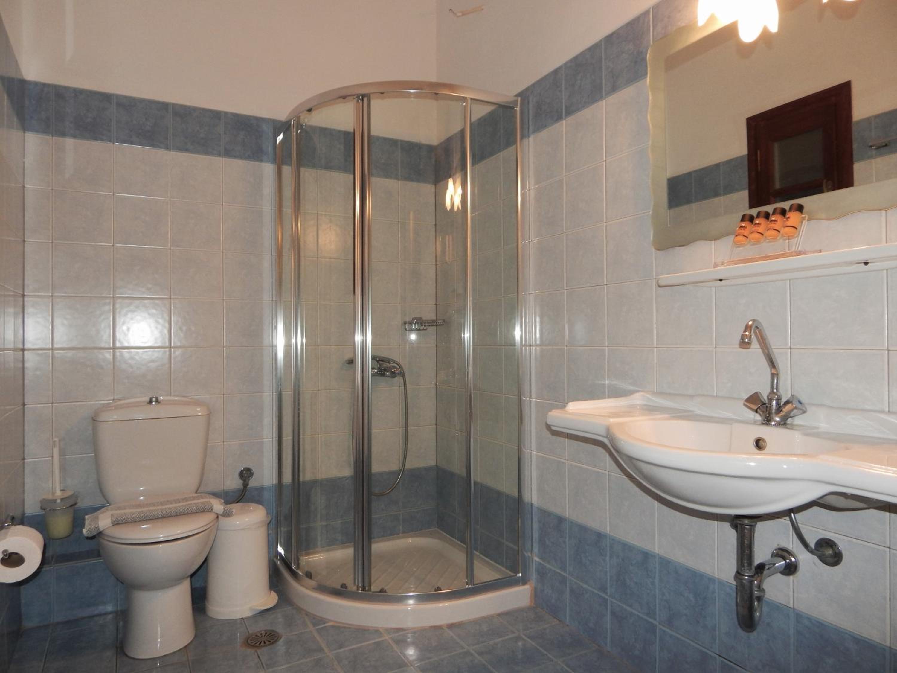 Classic seaside apartment in Tinos view 3