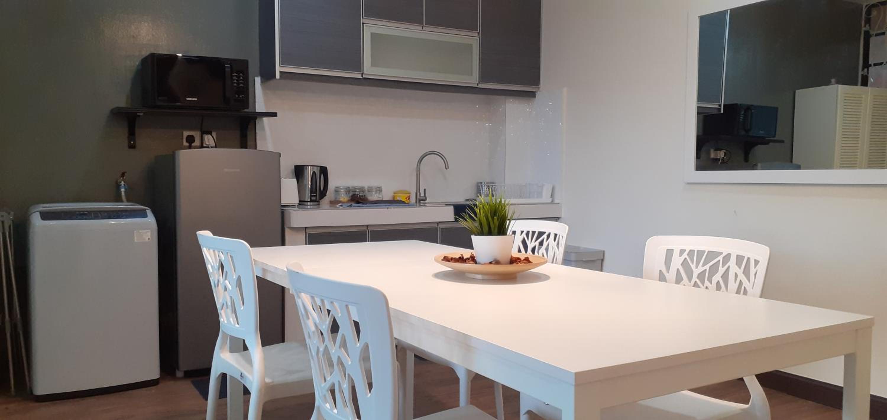 Omar's Place 2
