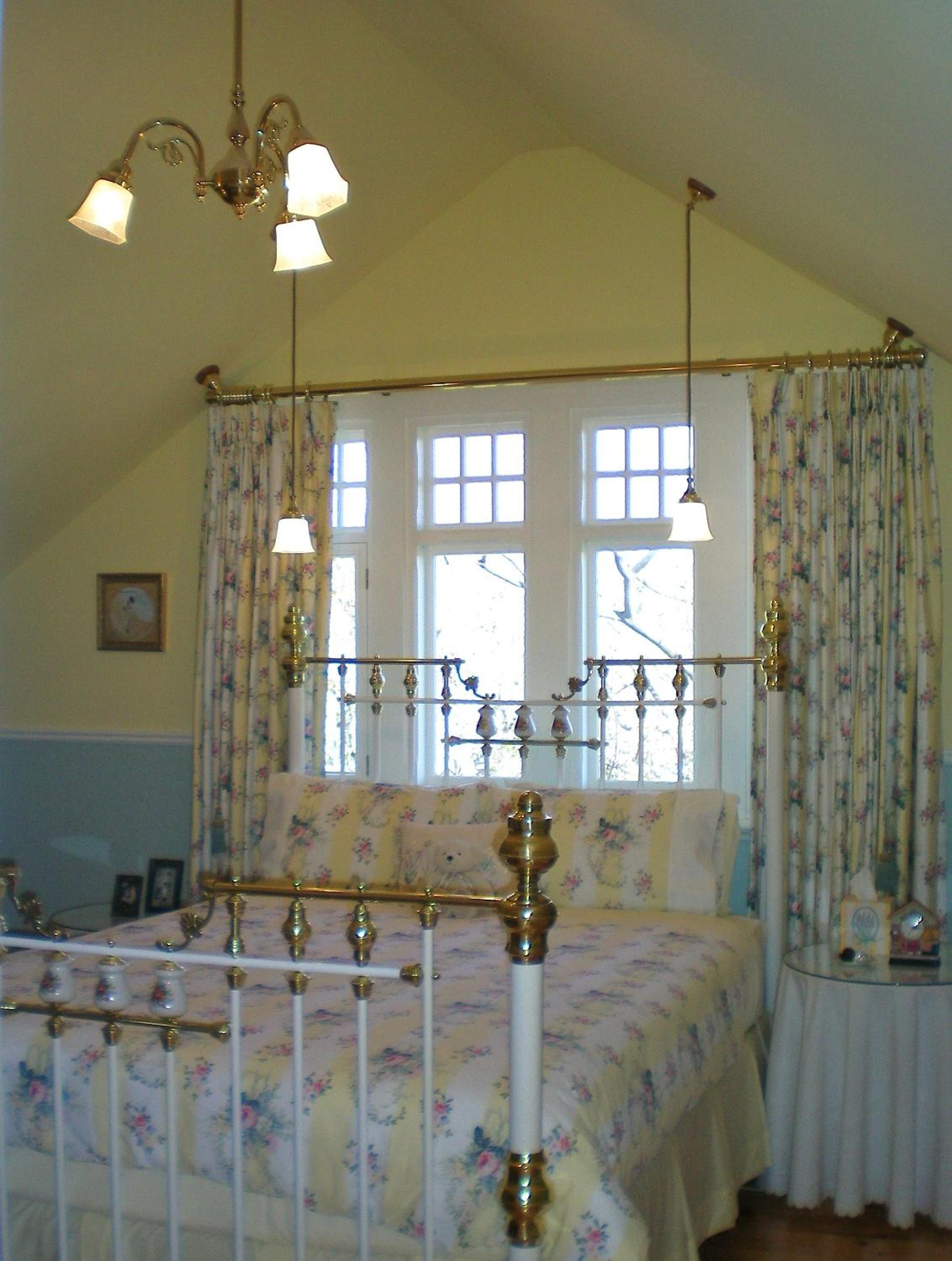 Water Bay Villa Bed & Breakfast