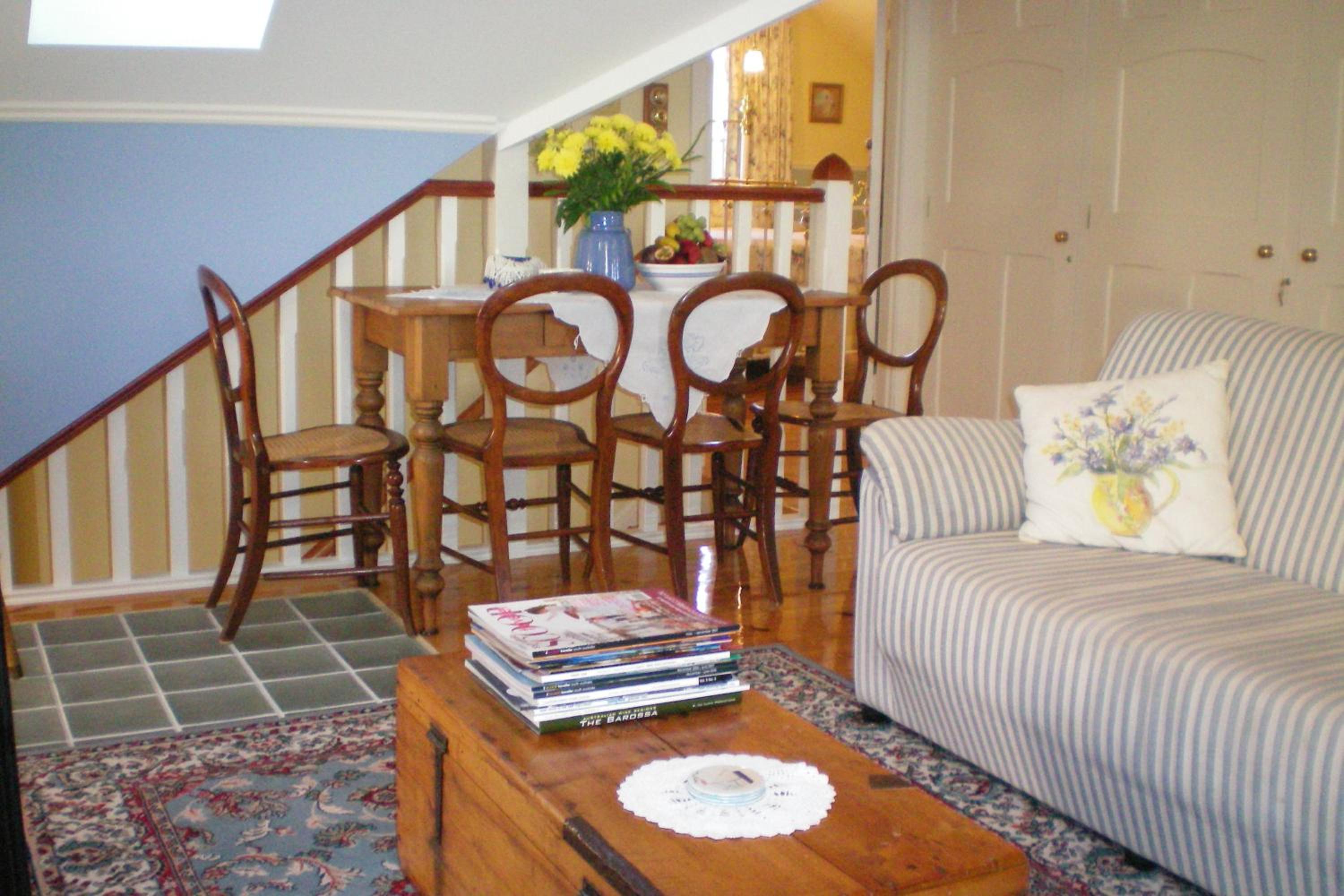 Water Bay Villa Bed & Breakfast