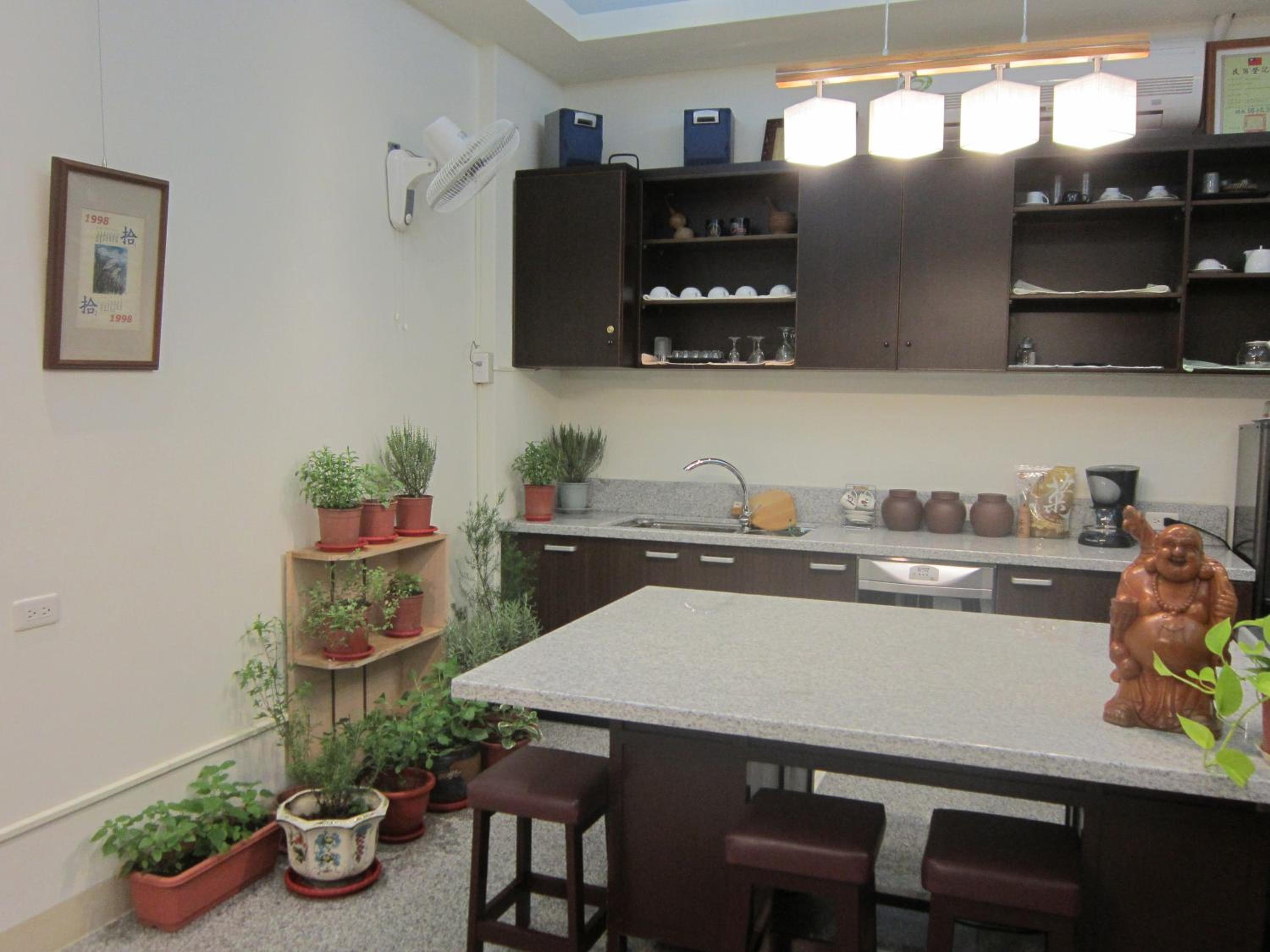 Travelers Fu-Home