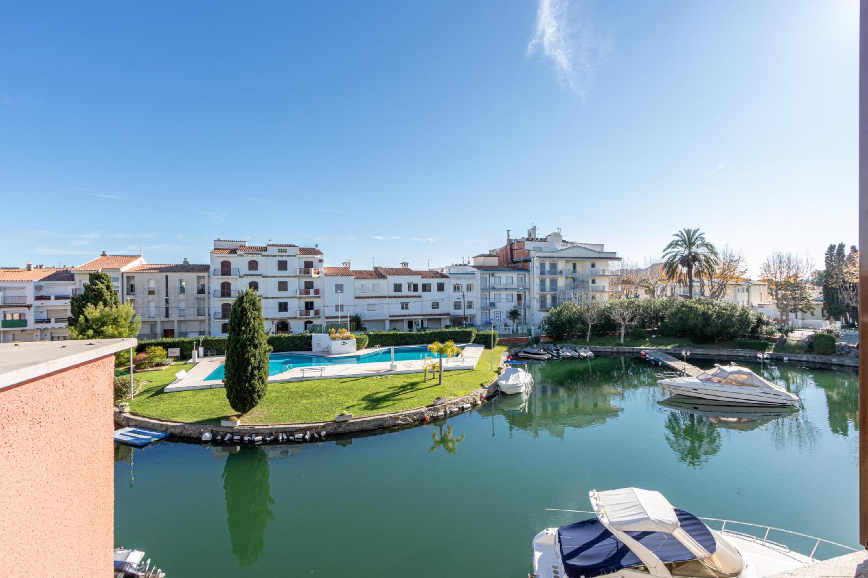 Empurialola- Apartamento en Empuriabrava con piscina y jardines en centro y cerca playa -158 view 4