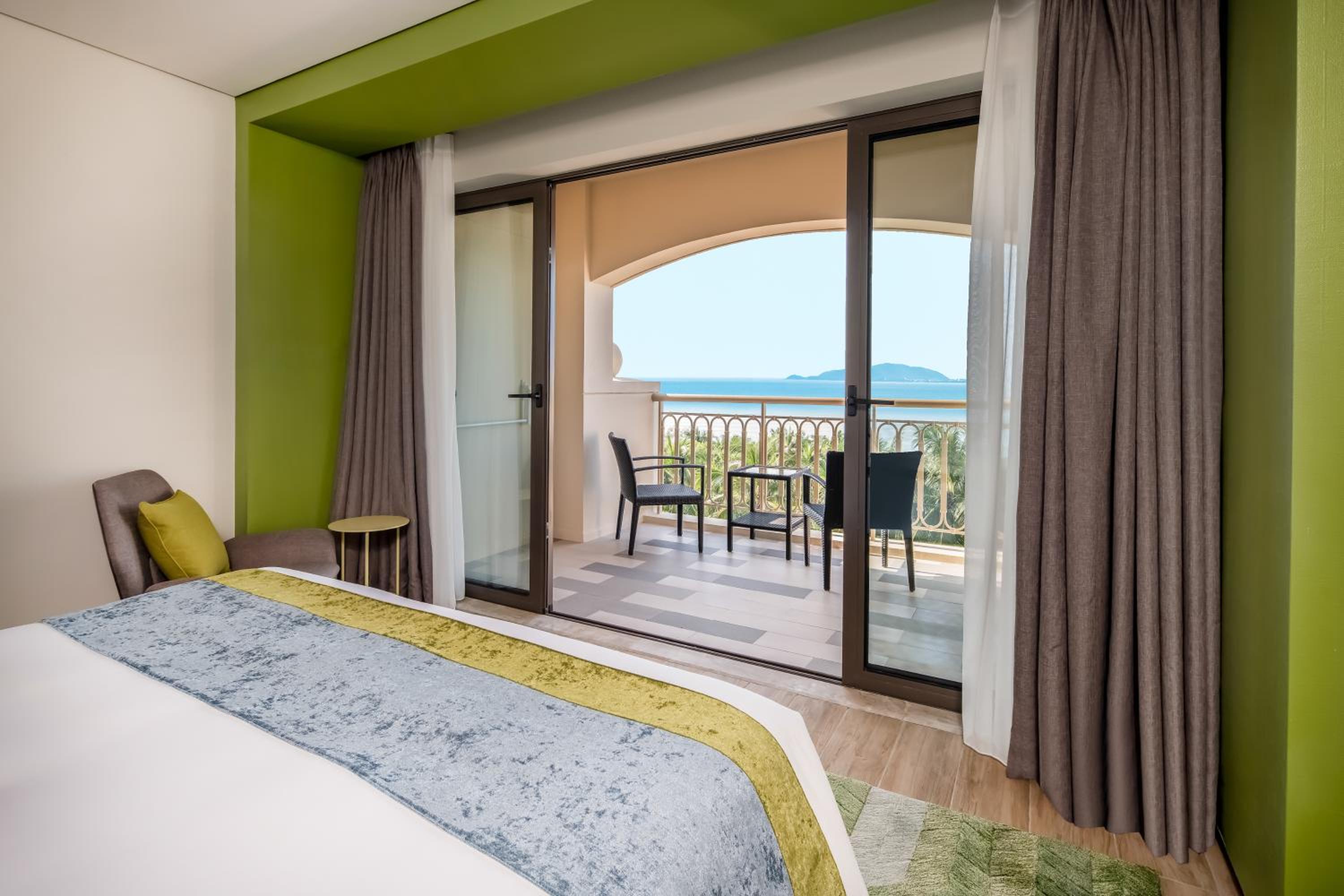 Holiday Inn Resort Sanya Bay by IHG