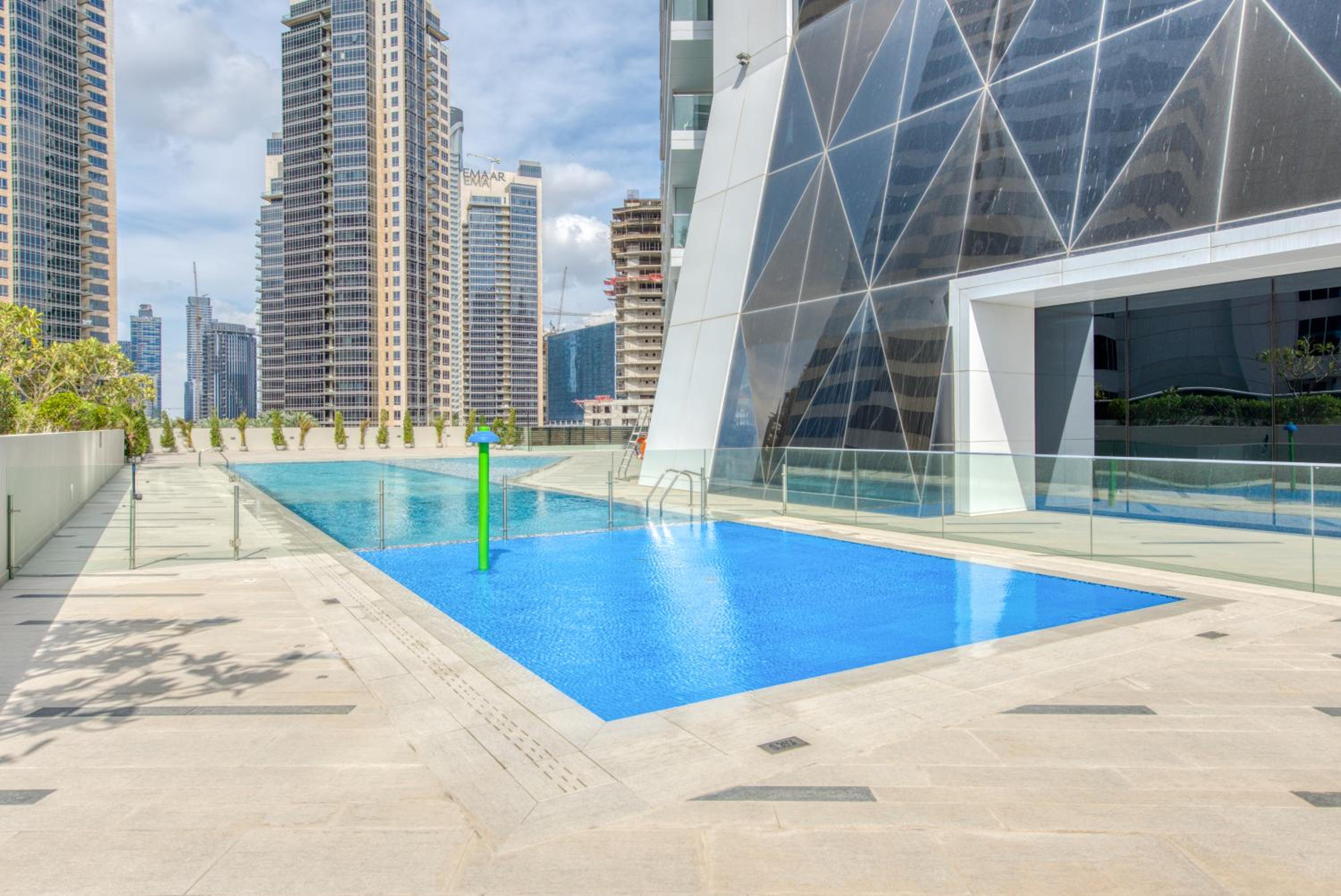 Maison Privee - Luxury, Spacious, Modern Near Burj Khalifa and Dubai Canal