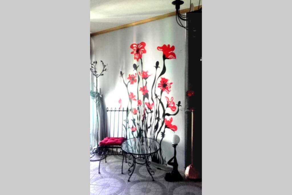 Romantic Studio Apartment in the heart of the city view 4