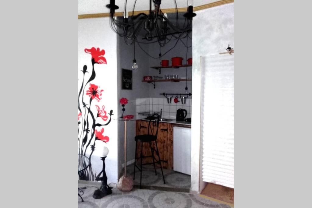 Romantic Studio Apartment in the heart of the city view 5