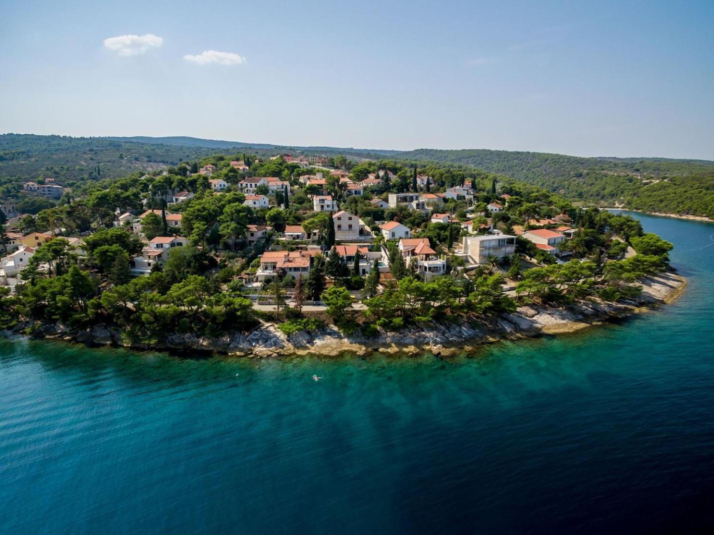 Luxury villa Dream and Live with pool by the beach view 3