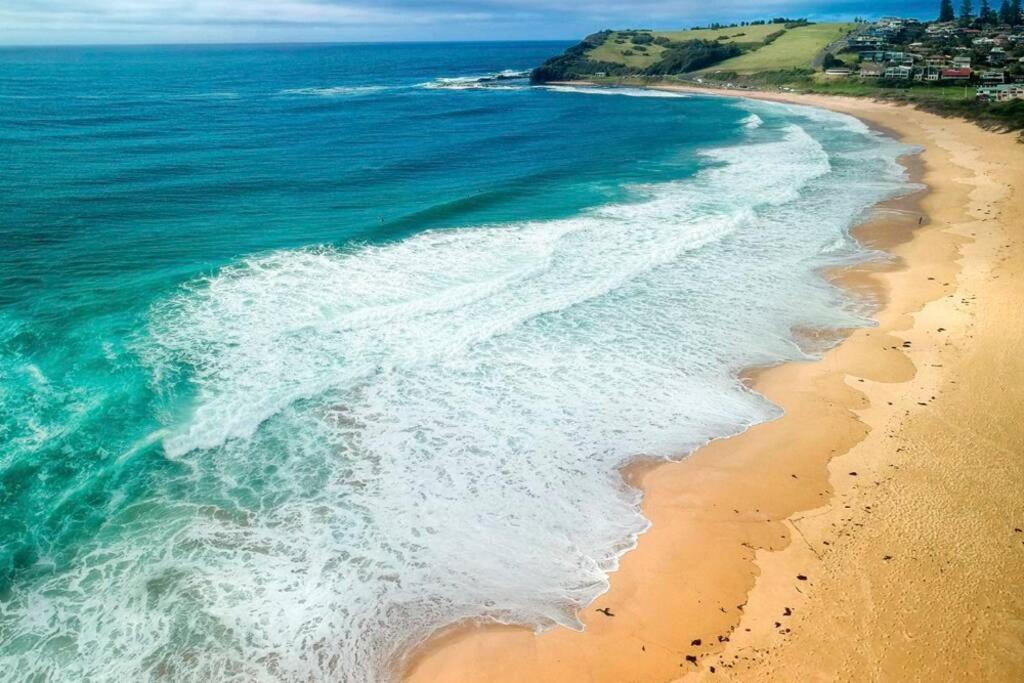 Brand new house, amazing views, walk to the beach!