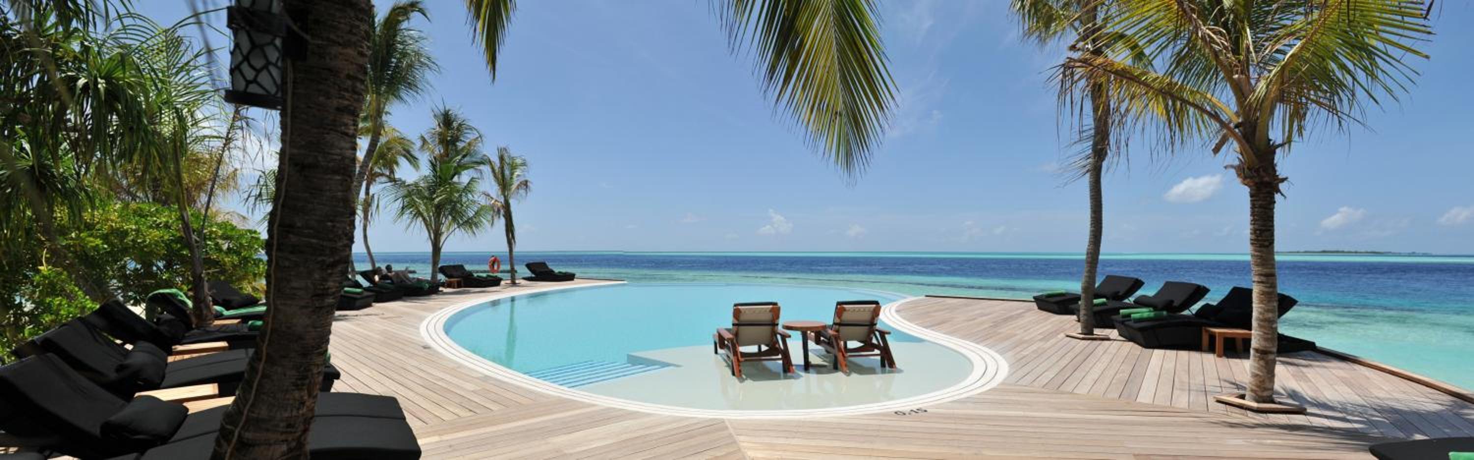 Komandoo Island Resort & Spa view 3
