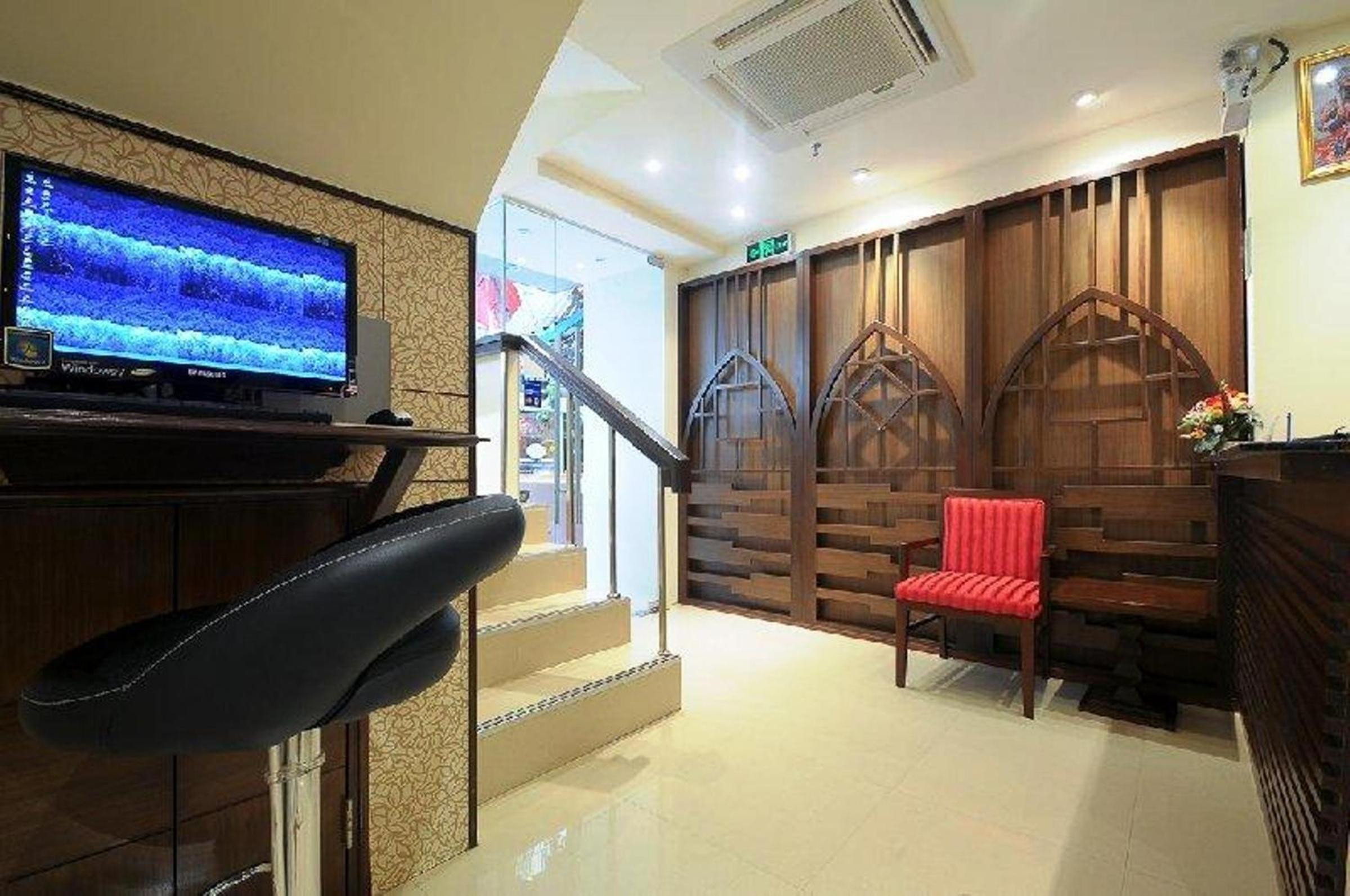 Royal Express Inn