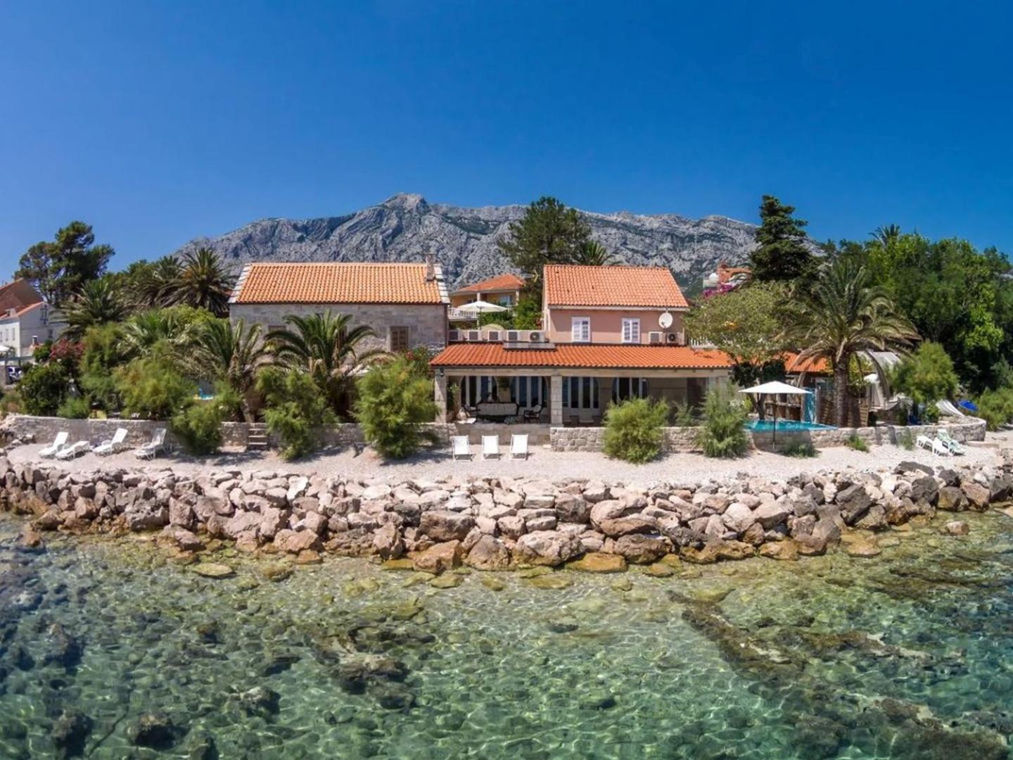 Luxury Beachfront Villa Gracia Grande With Private Pool at the Beach in Orebic - Peljesac