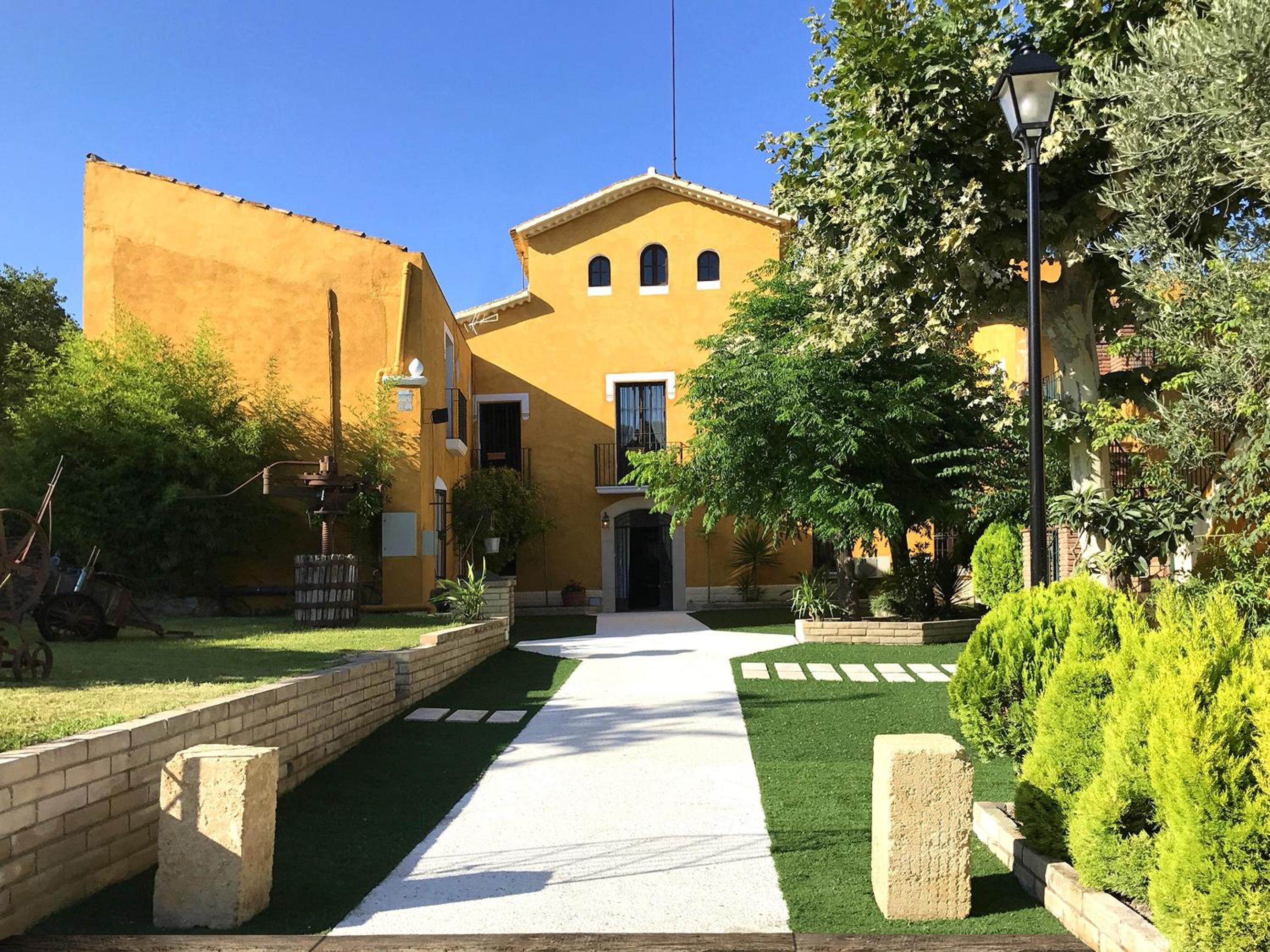 Spacious villa in Can Trabal with private pool and jacuzzi 980 m² view 2