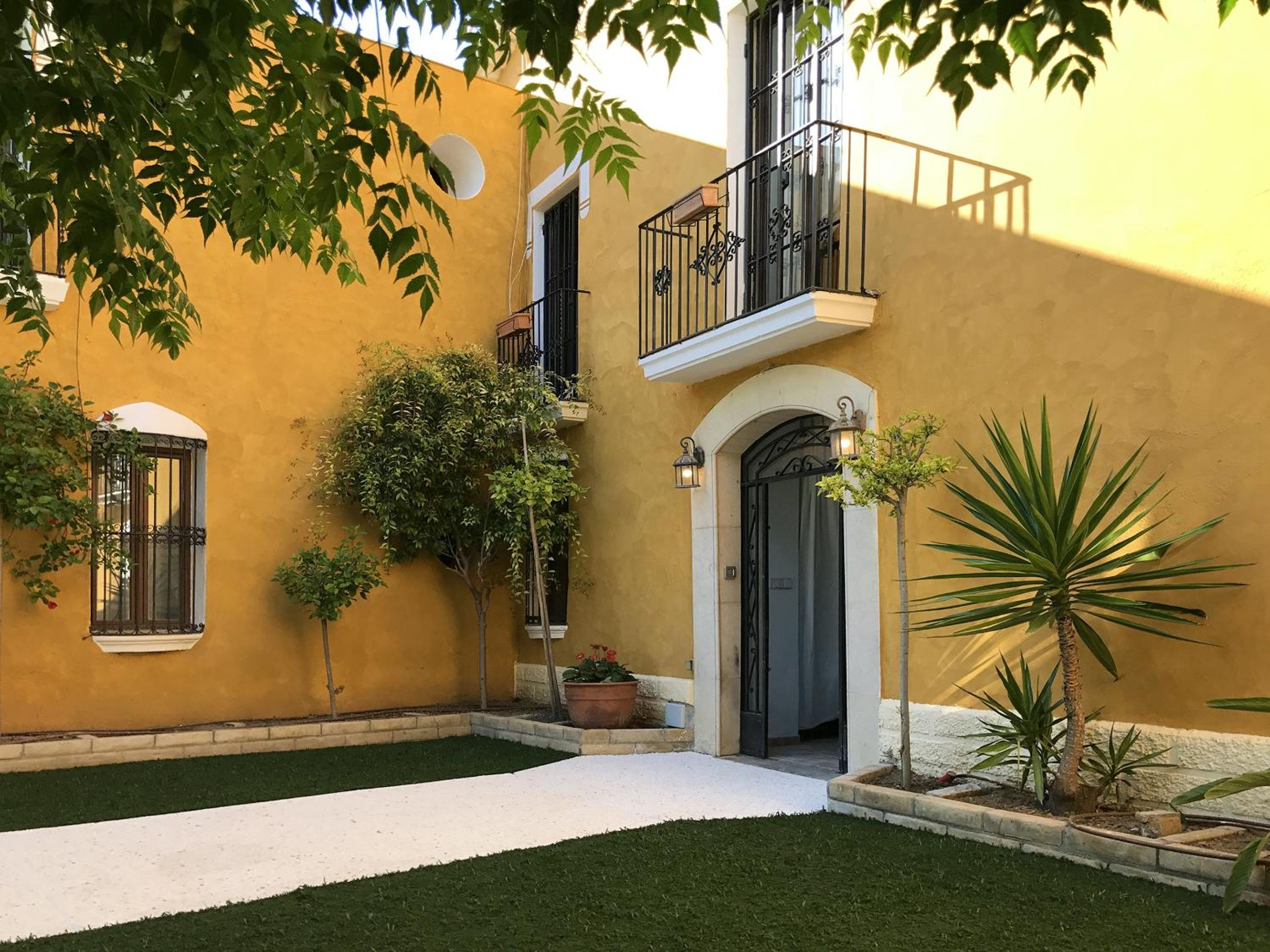Spacious villa in Can Trabal with private pool and jacuzzi 980 m² view 5