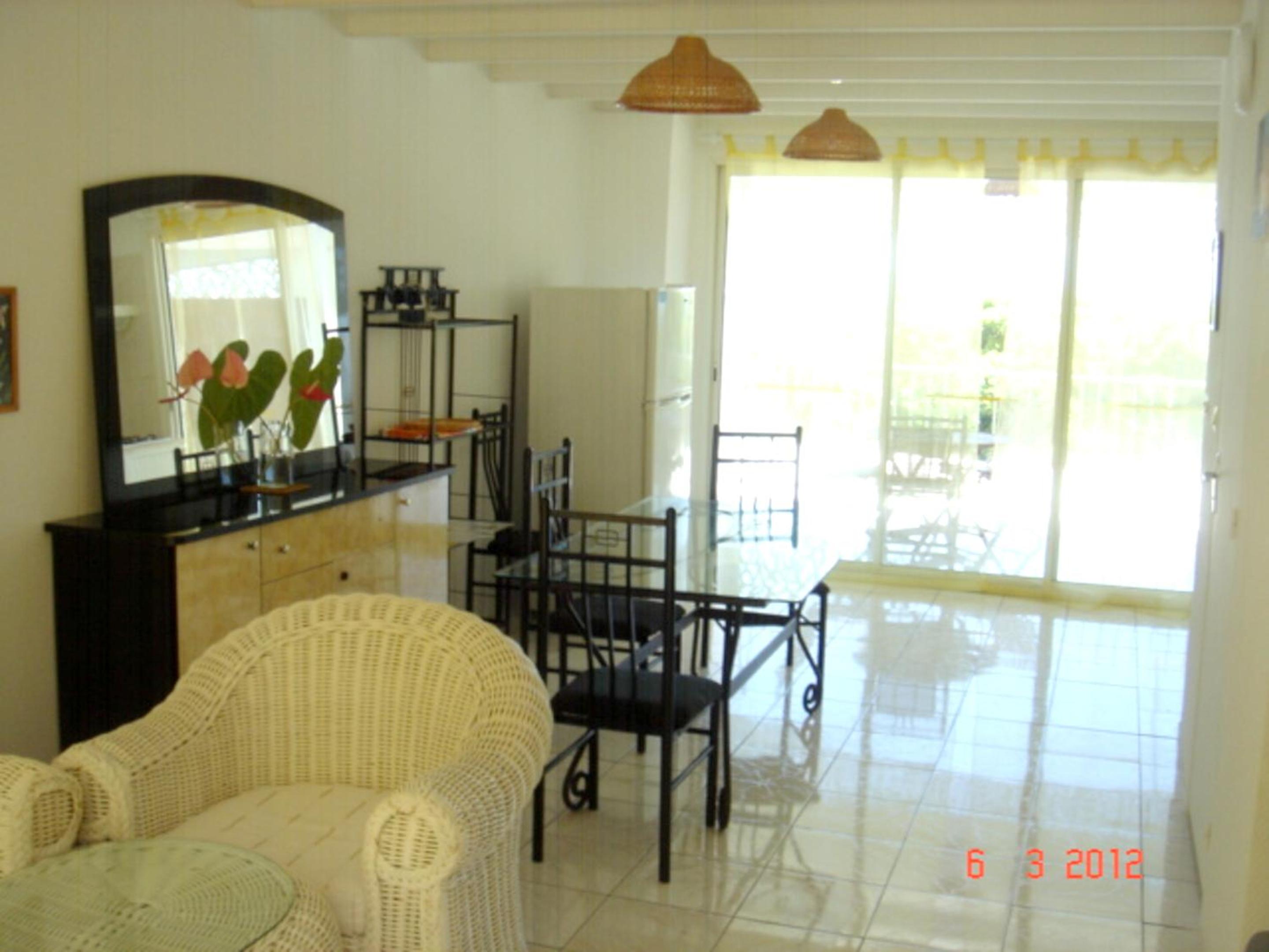 Appartement spacieux à Bois des Nèfles, 70 m², piscine partagée view 2