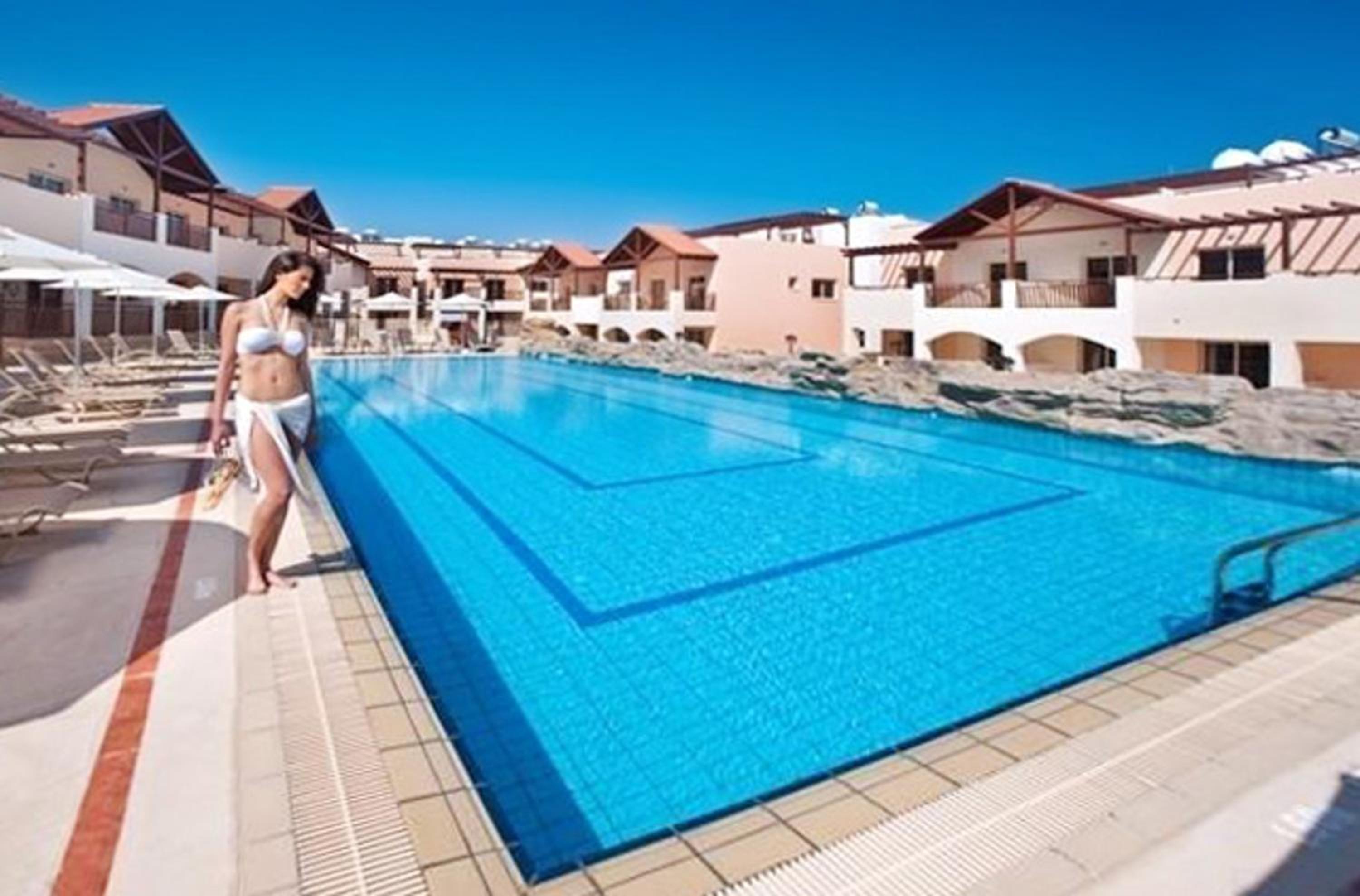 Comfortable Apartment in Larnaca with Shared Pool