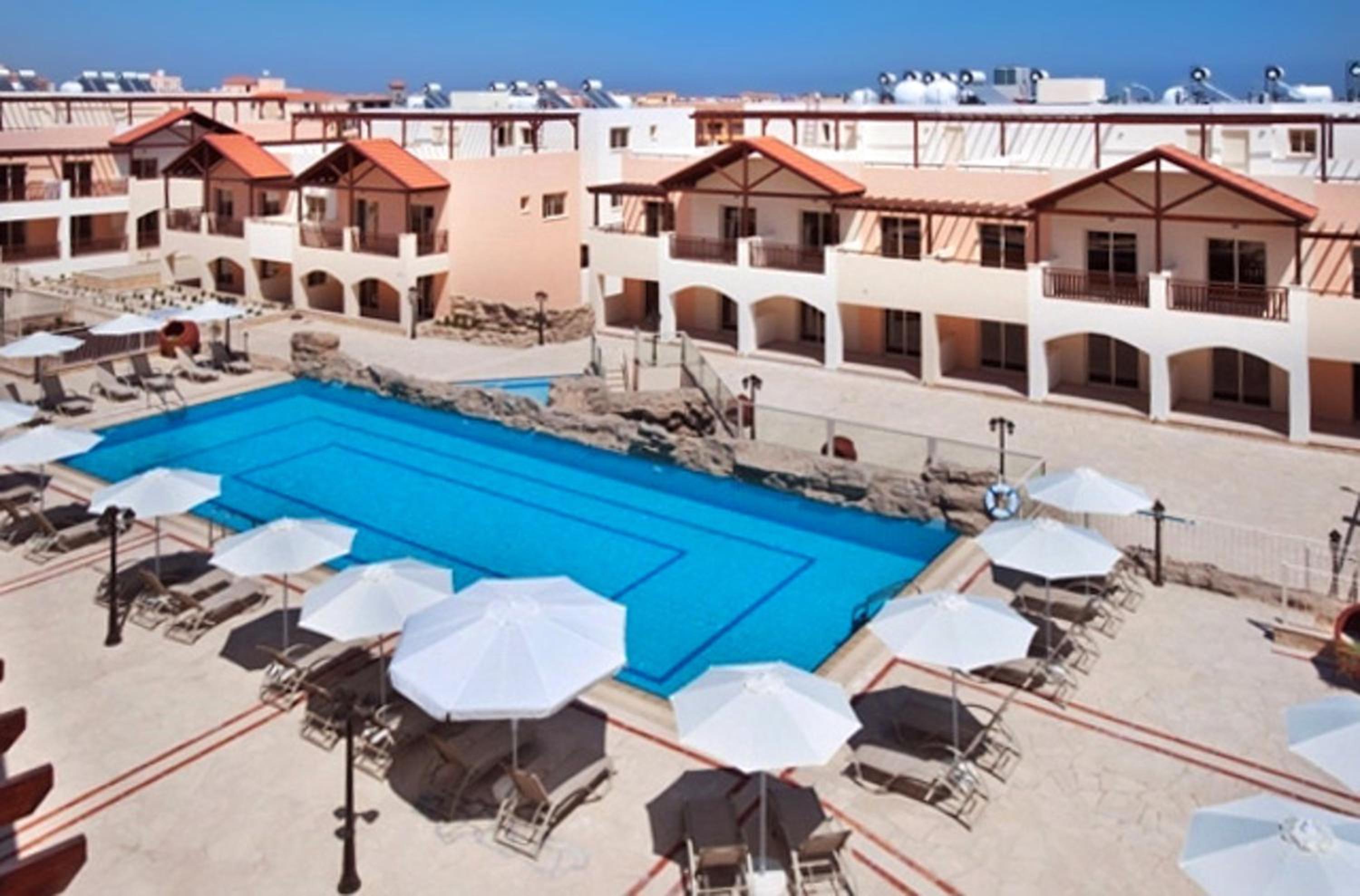 Comfortable Apartment in Larnaca with Shared Pool
