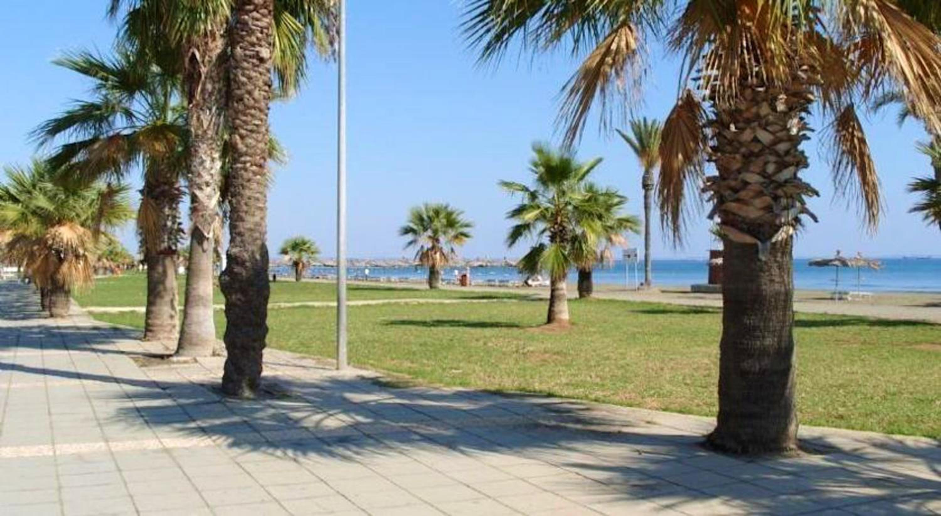Comfortable Apartment in Larnaca with Shared Pool