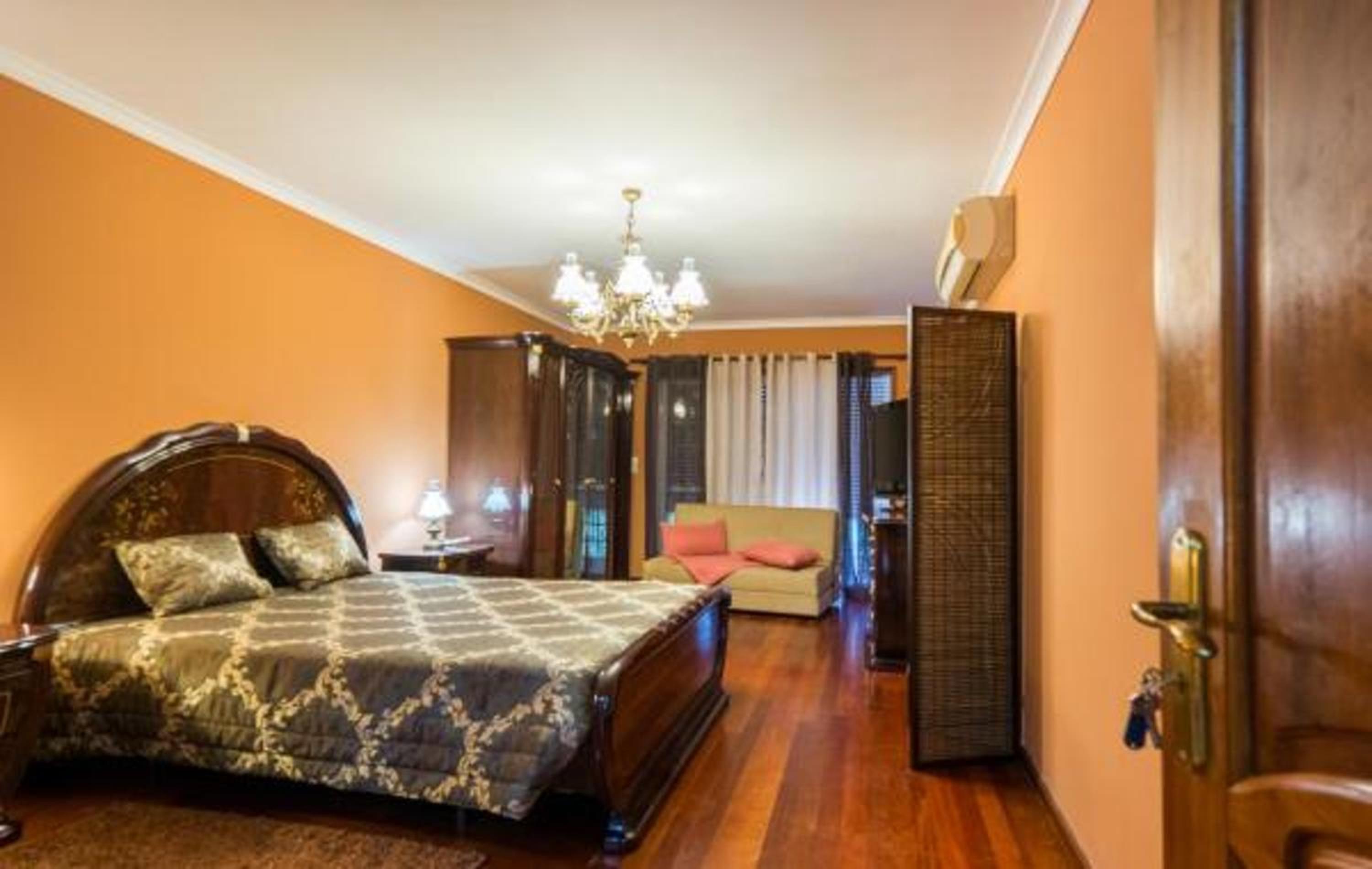 Majestic Manor in Valença with private pool
