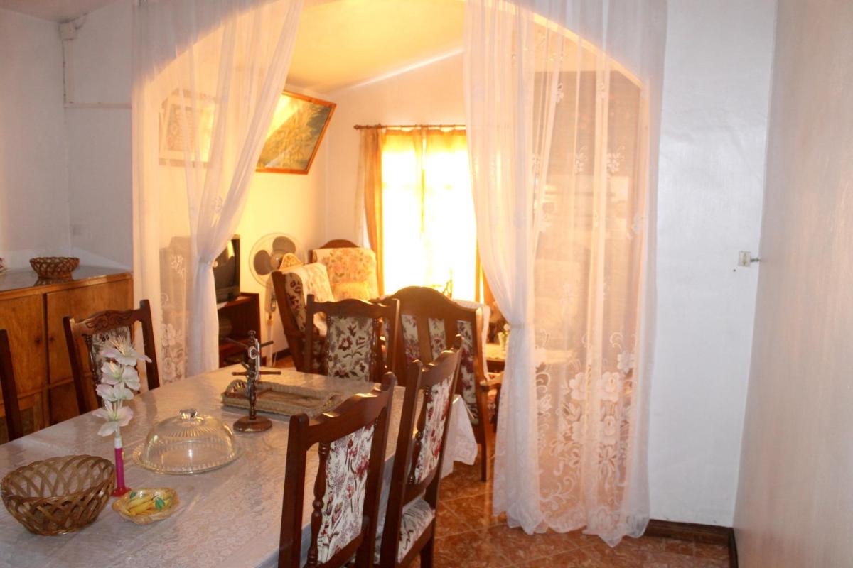 3 bedrooms house with enclosed garden and wifi at Phoenix Vacoas Phoenix view 2