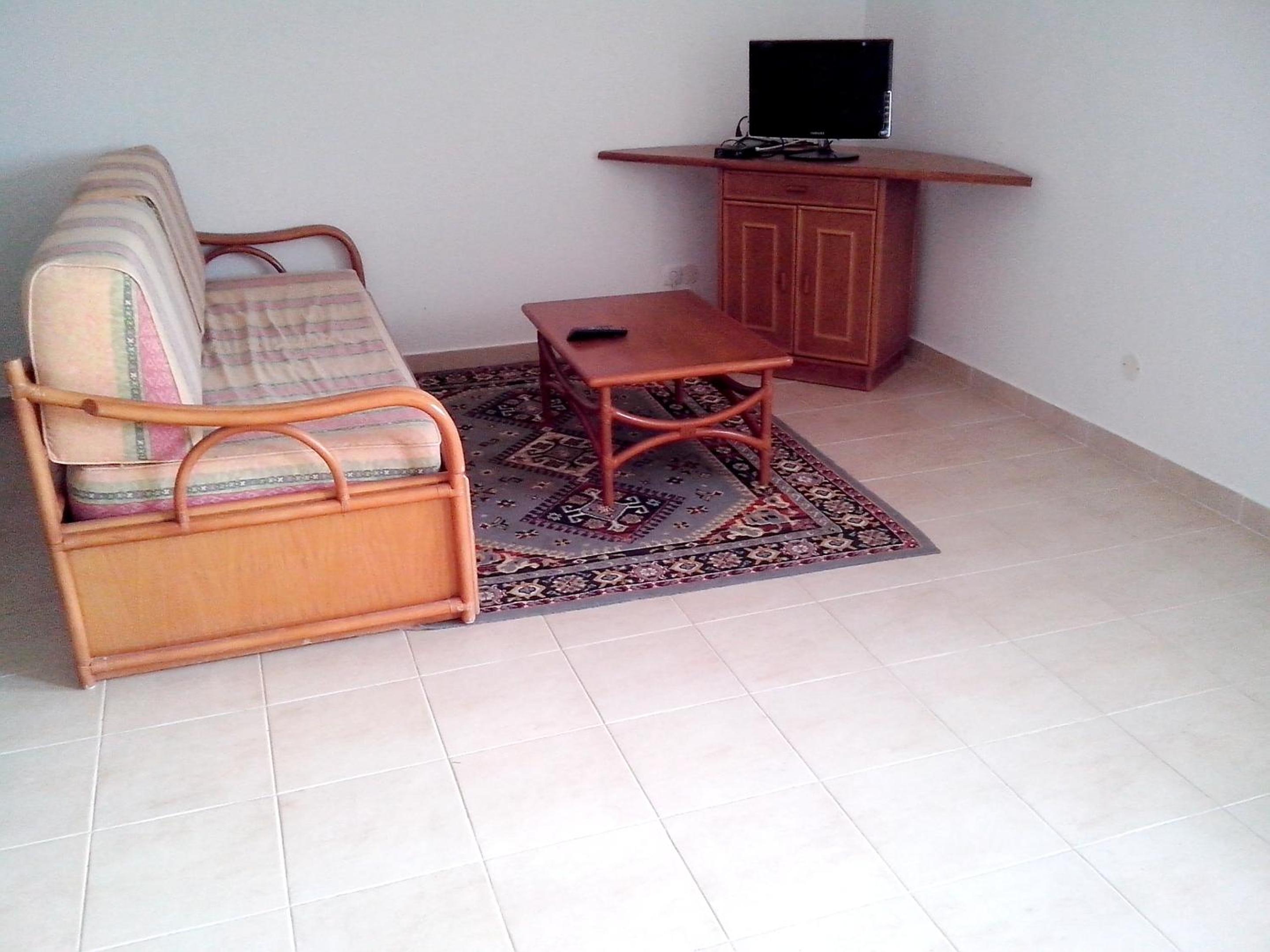 Welcoming apartment in Albufeira 60 m² with shared pool photo 3