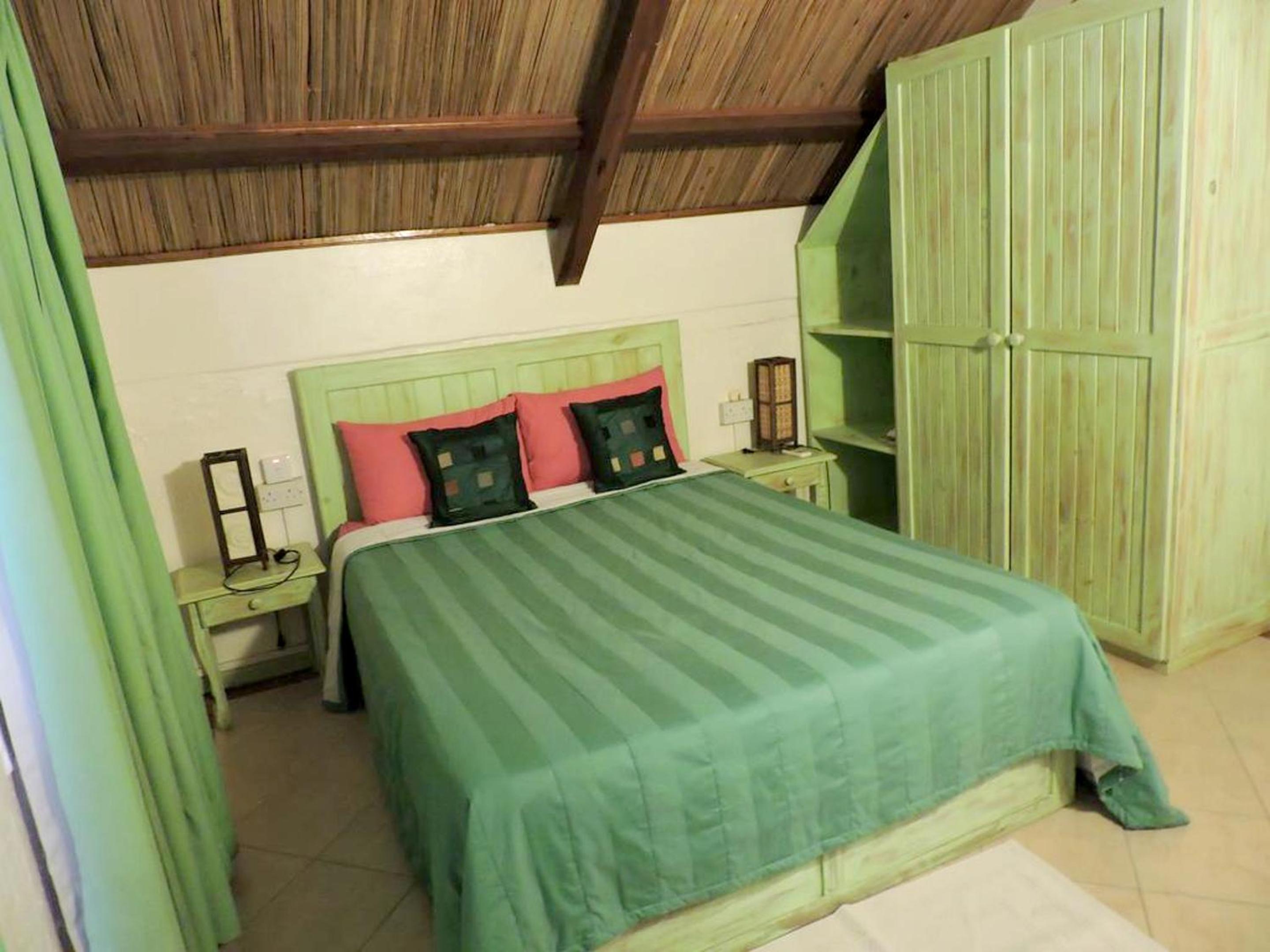 Cosy House in Blue Bay with Private Parking and Terrace view 4