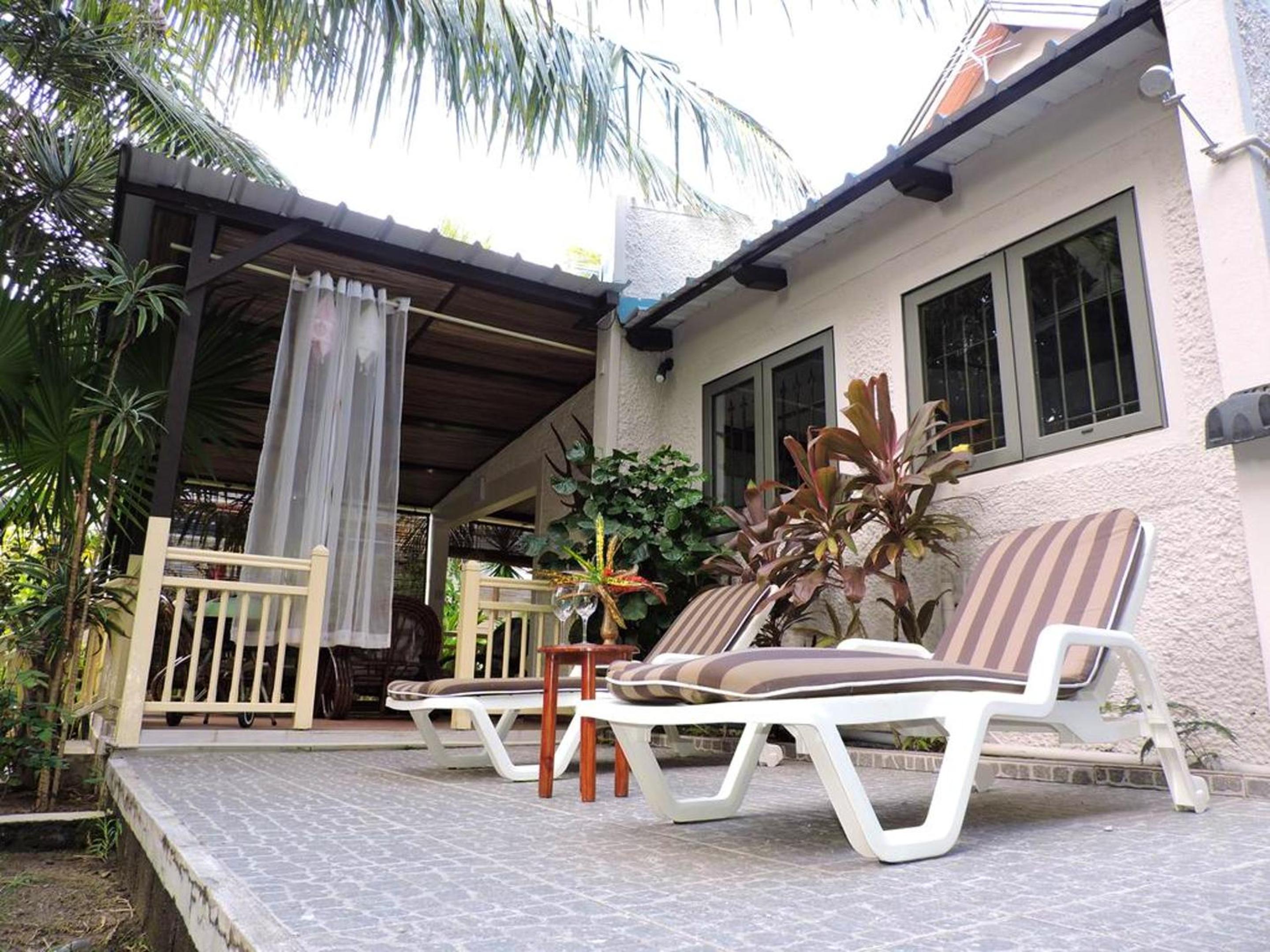 Cosy House in Blue Bay with Private Parking and Terrace view 2