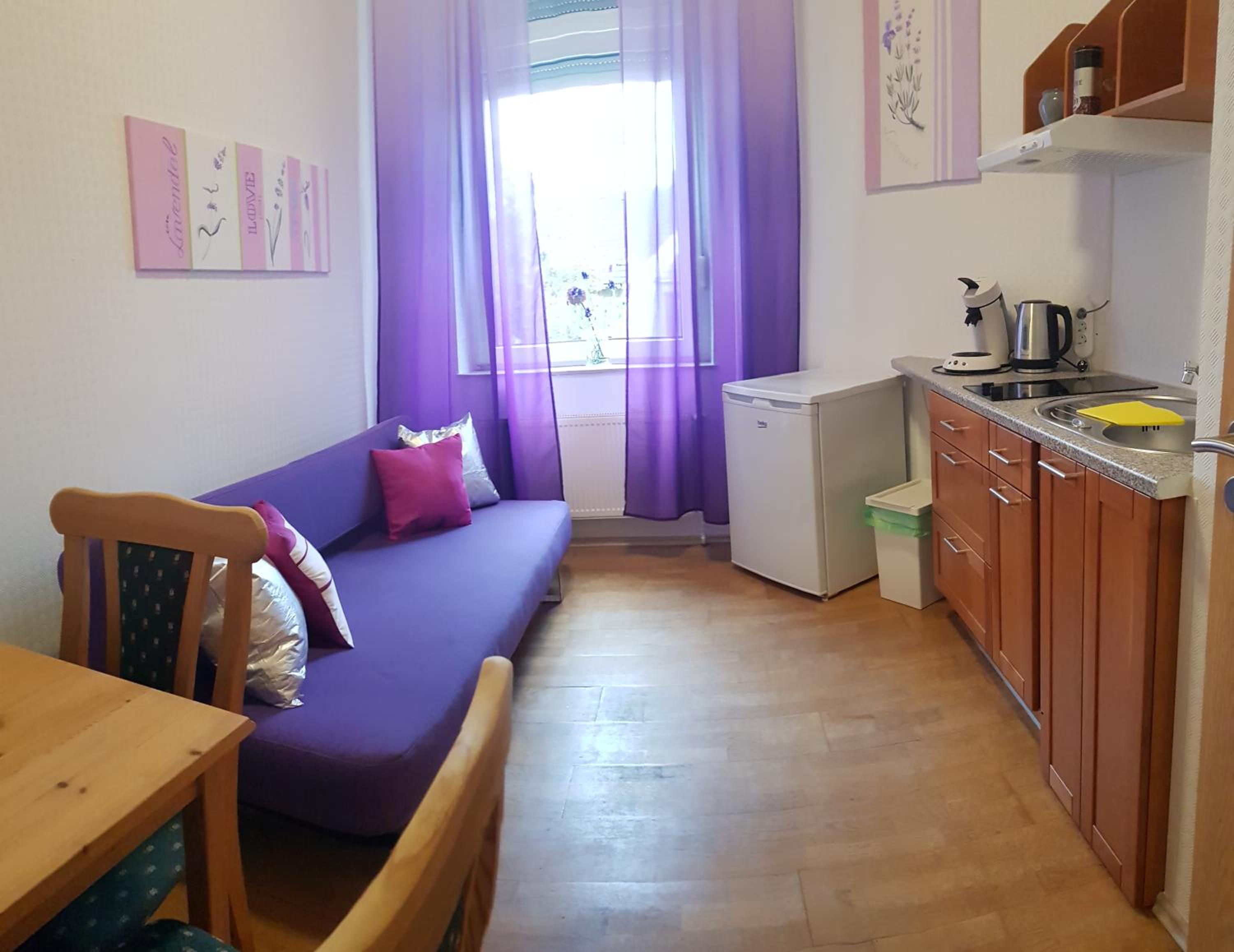 ELENA flat Lavendel Duisburg Zentrum