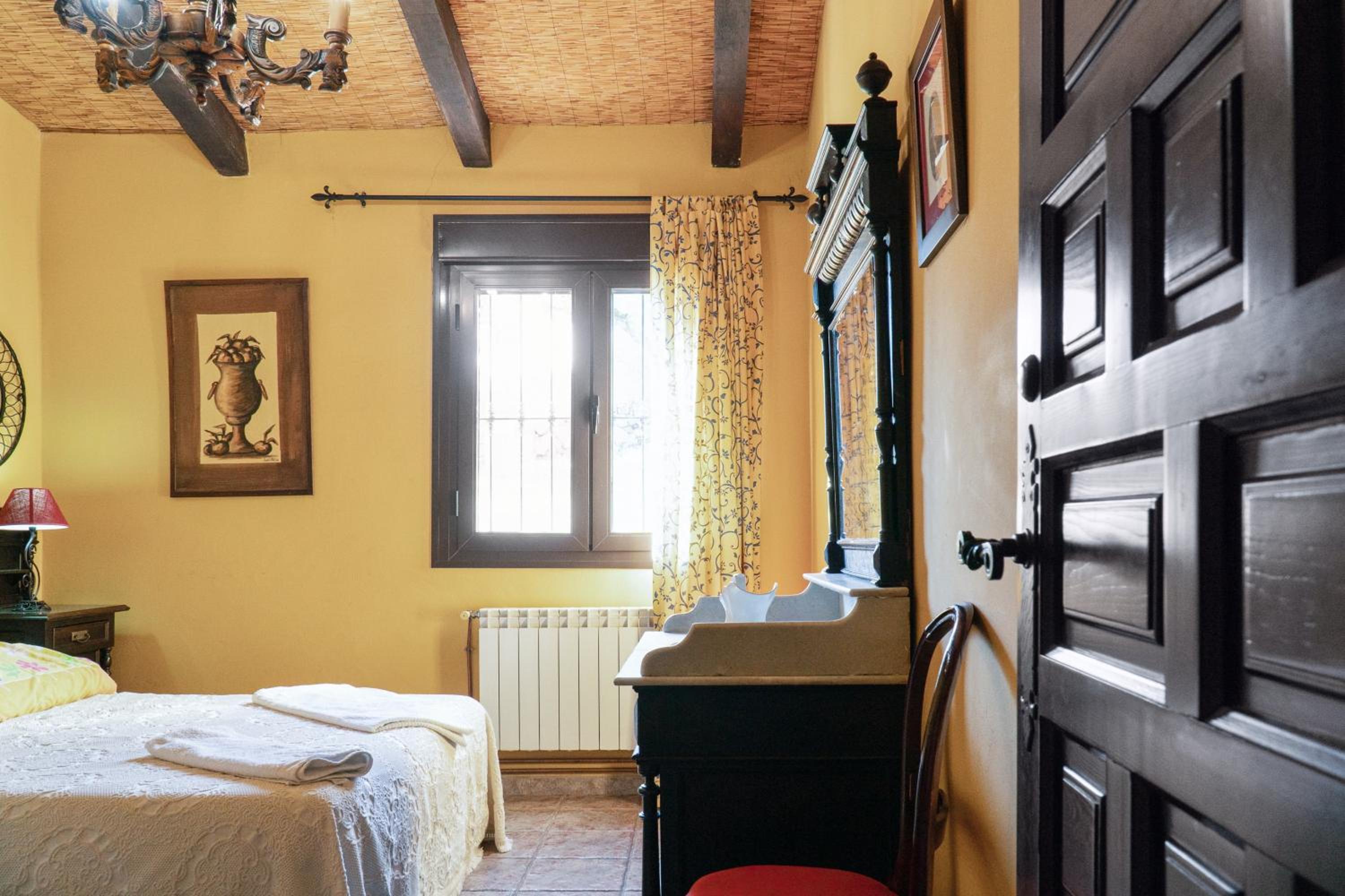 Comfortable villa with mountain views - Valverde de Leganés
