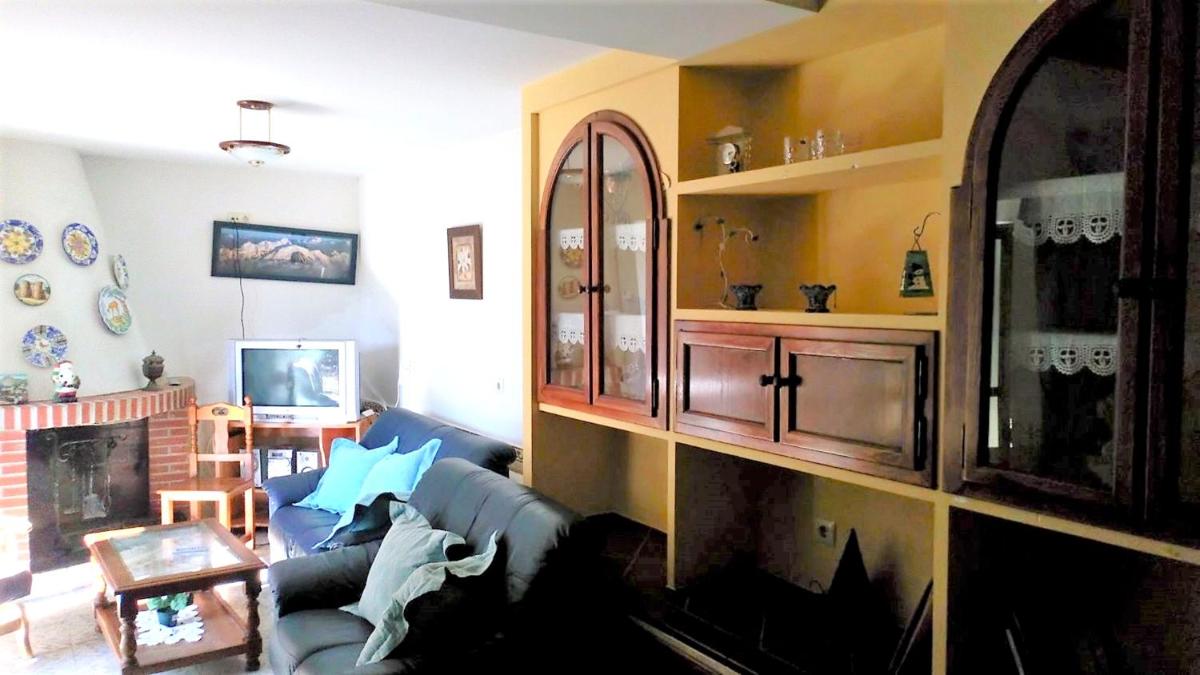 5 bedrooms house with shared pool enclosed garden and wifi at Sotillo de la Adrada