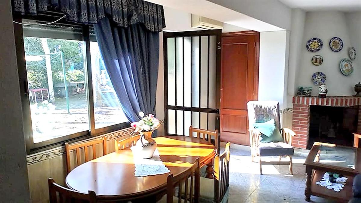 5 bedrooms house with shared pool enclosed garden and wifi at Sotillo de la Adrada