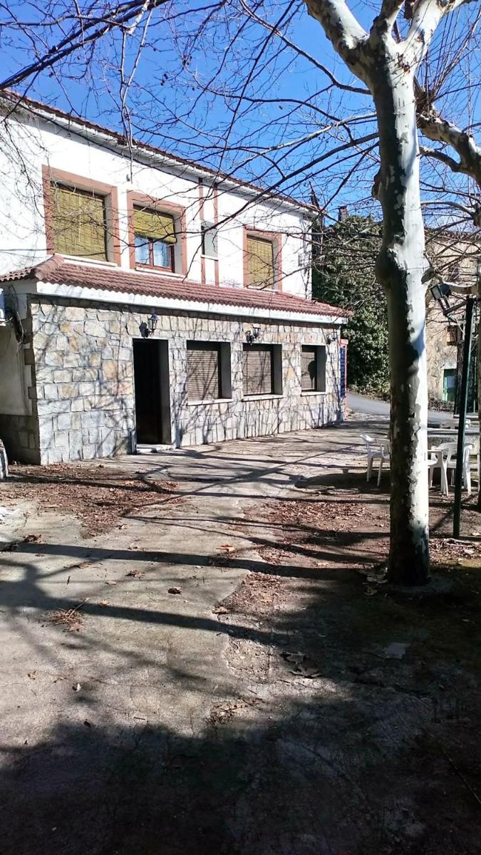 5 bedrooms house with shared pool enclosed garden and wifi at Sotillo de la Adrada