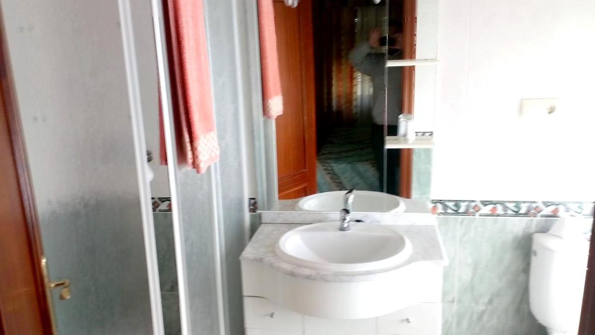 5 bedrooms house with shared pool enclosed garden and wifi at Sotillo de la Adrada