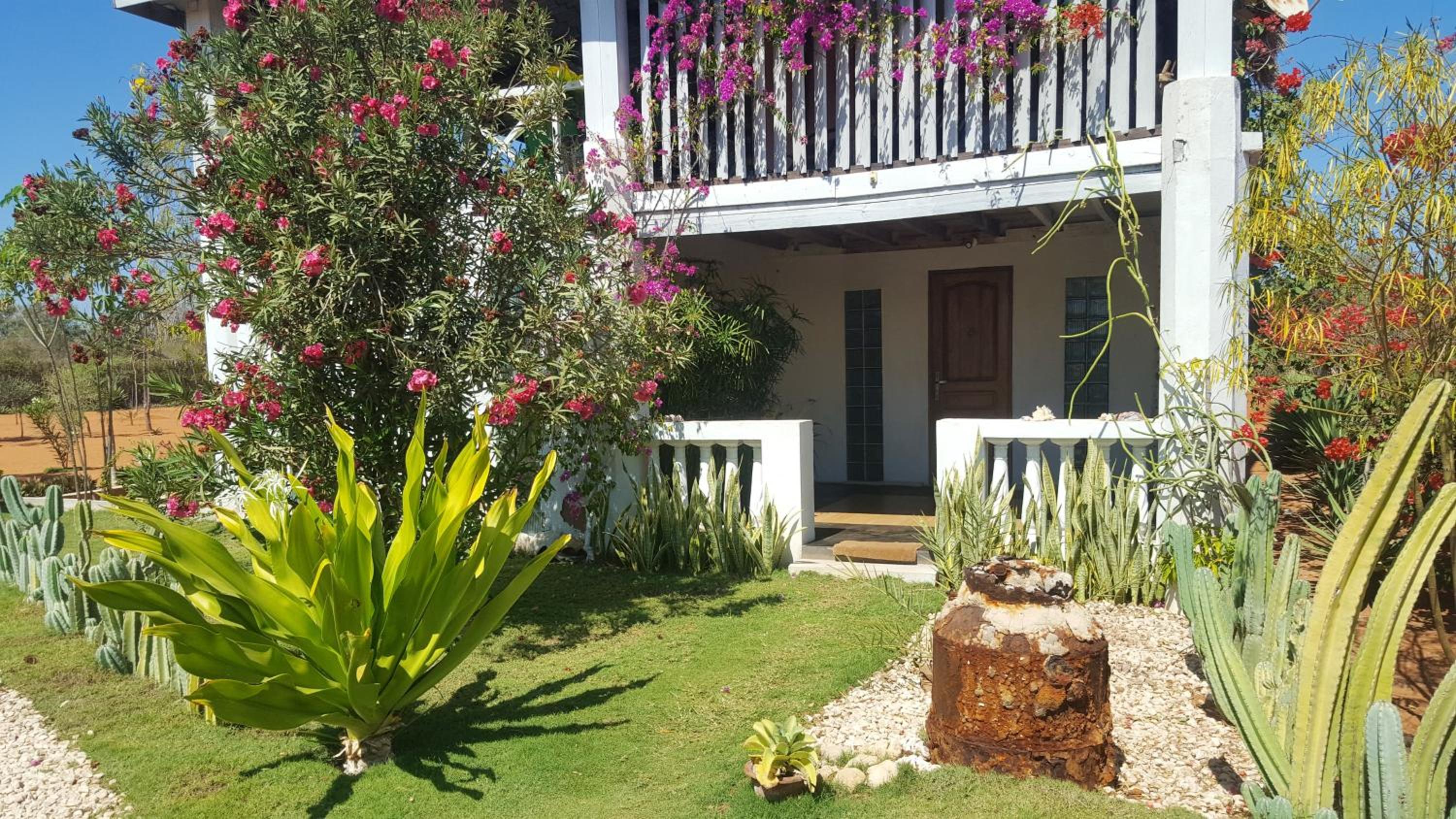 Welcoming house 10 minutes from the private beach view 2