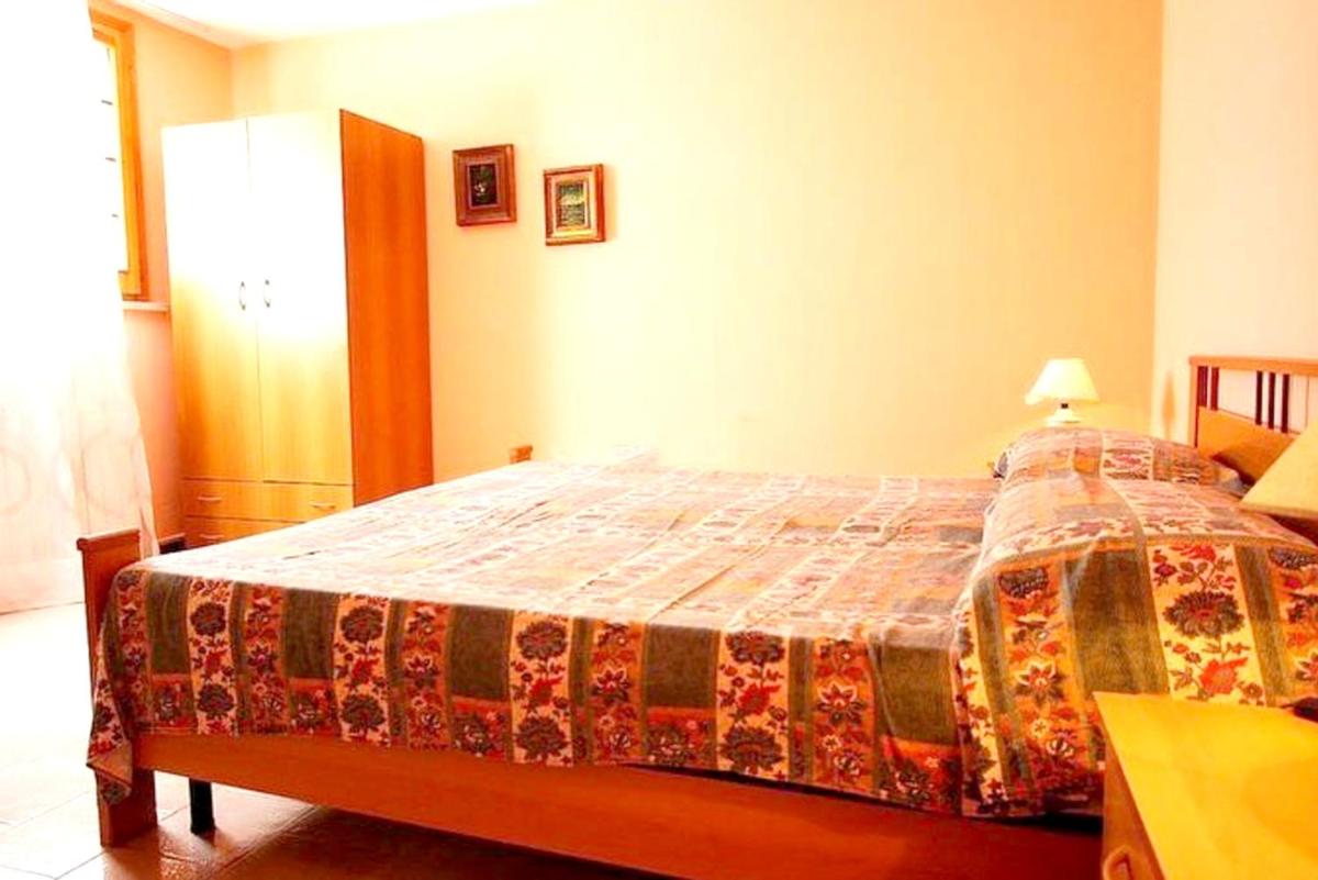 4 bedrooms appartement with shared pool furnished terrace and wifi at Castrignano del Capo 4 km away from the beach view 5