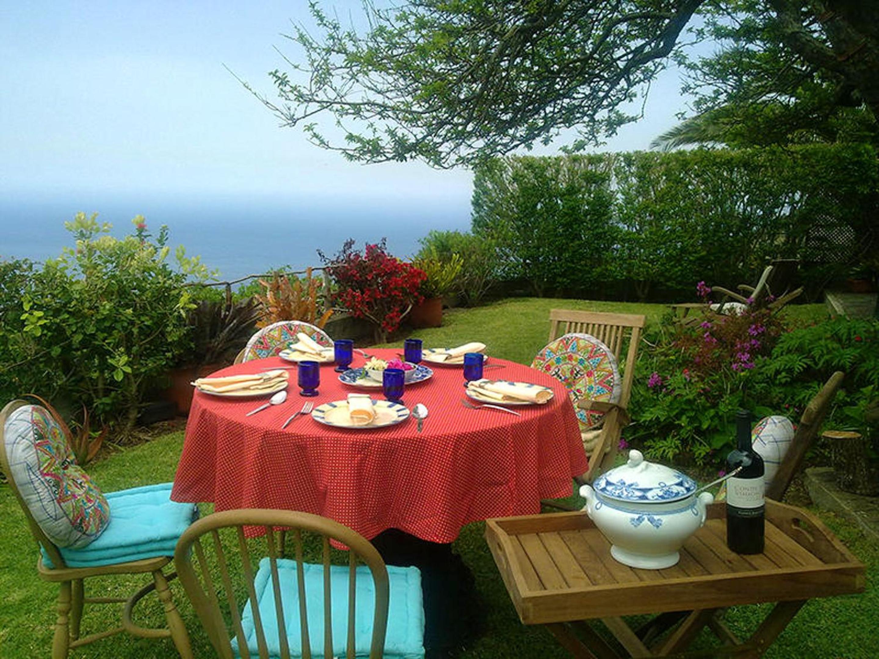 Sea-view house in Fajã da Ovelha with garden and terrace view 3