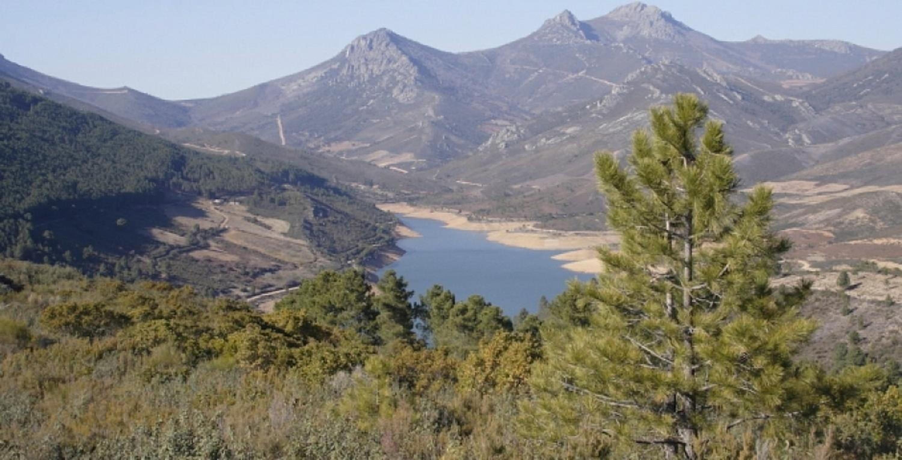 Welcoming house with mountain view in Cañamero photo 3