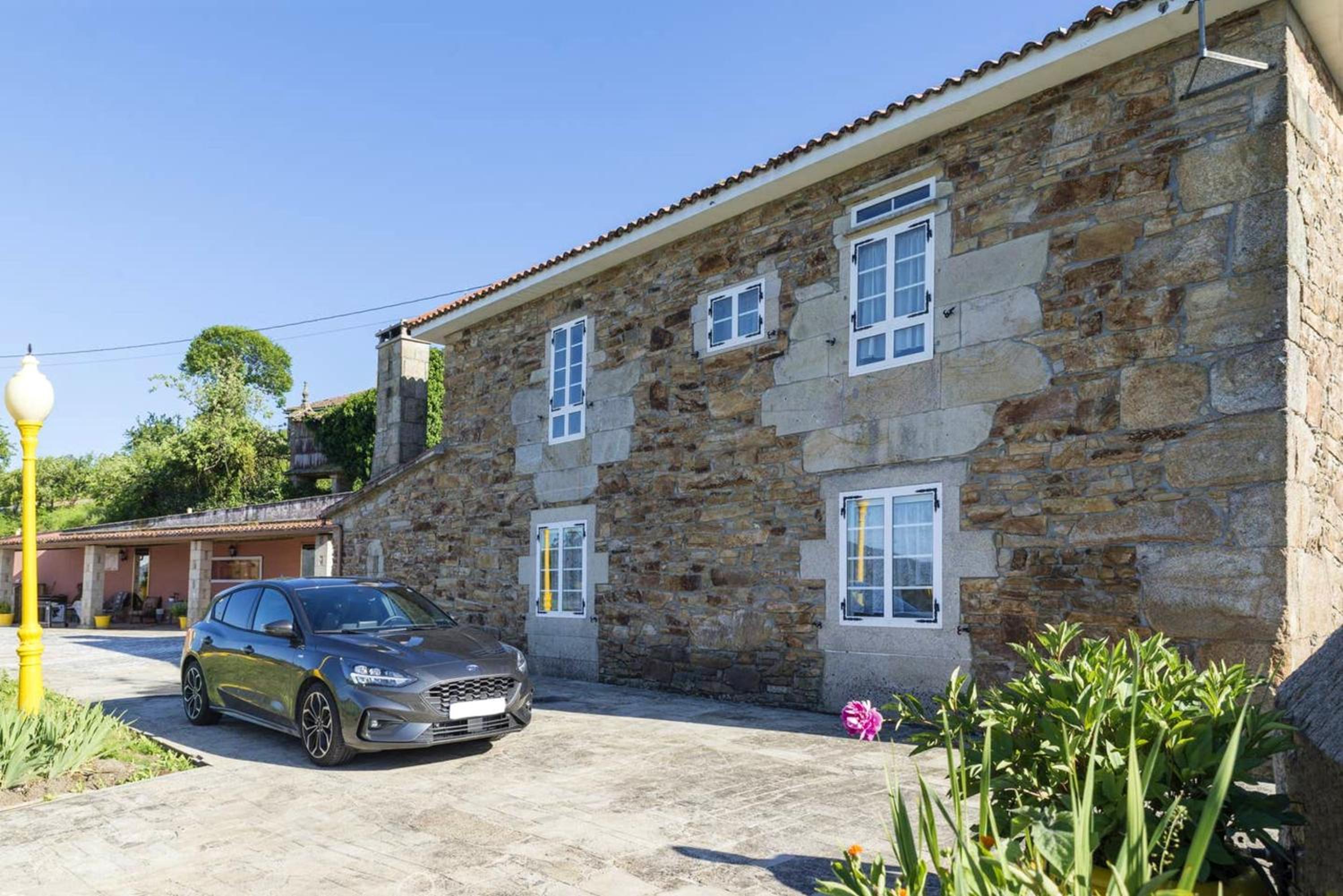 Spacious House with Mountain View in Carboeiro de Francia