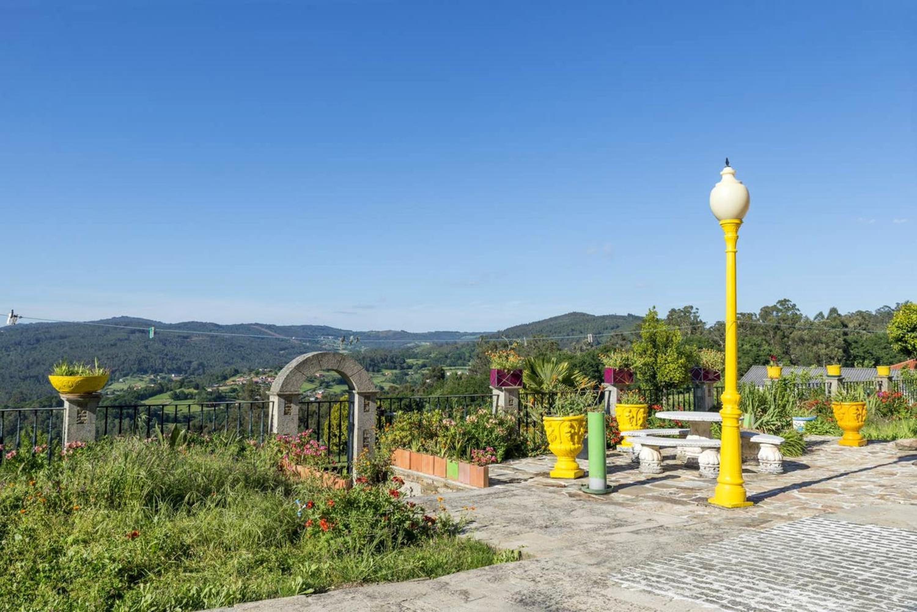 Spacious House with Mountain View in Carboeiro de Francia