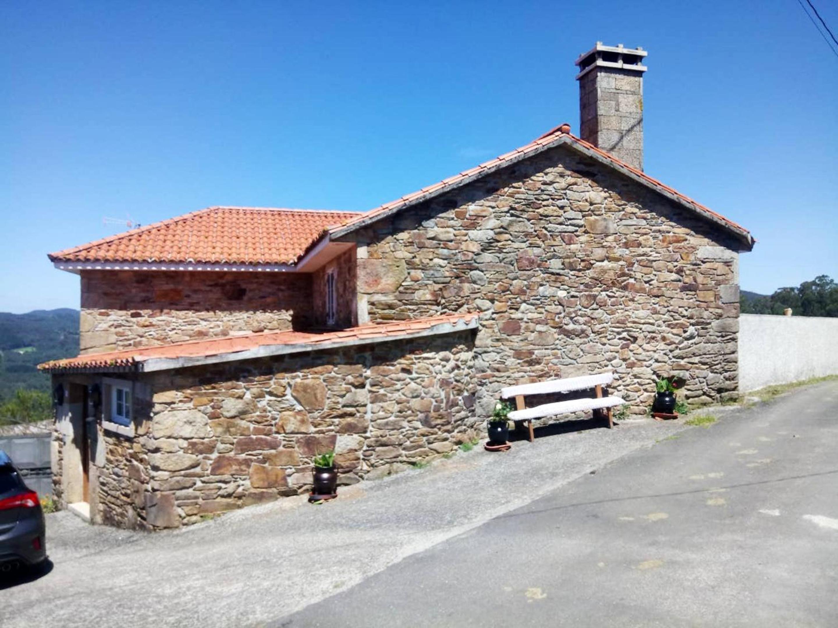 Spacious House with Mountain View in Carboeiro de Francia