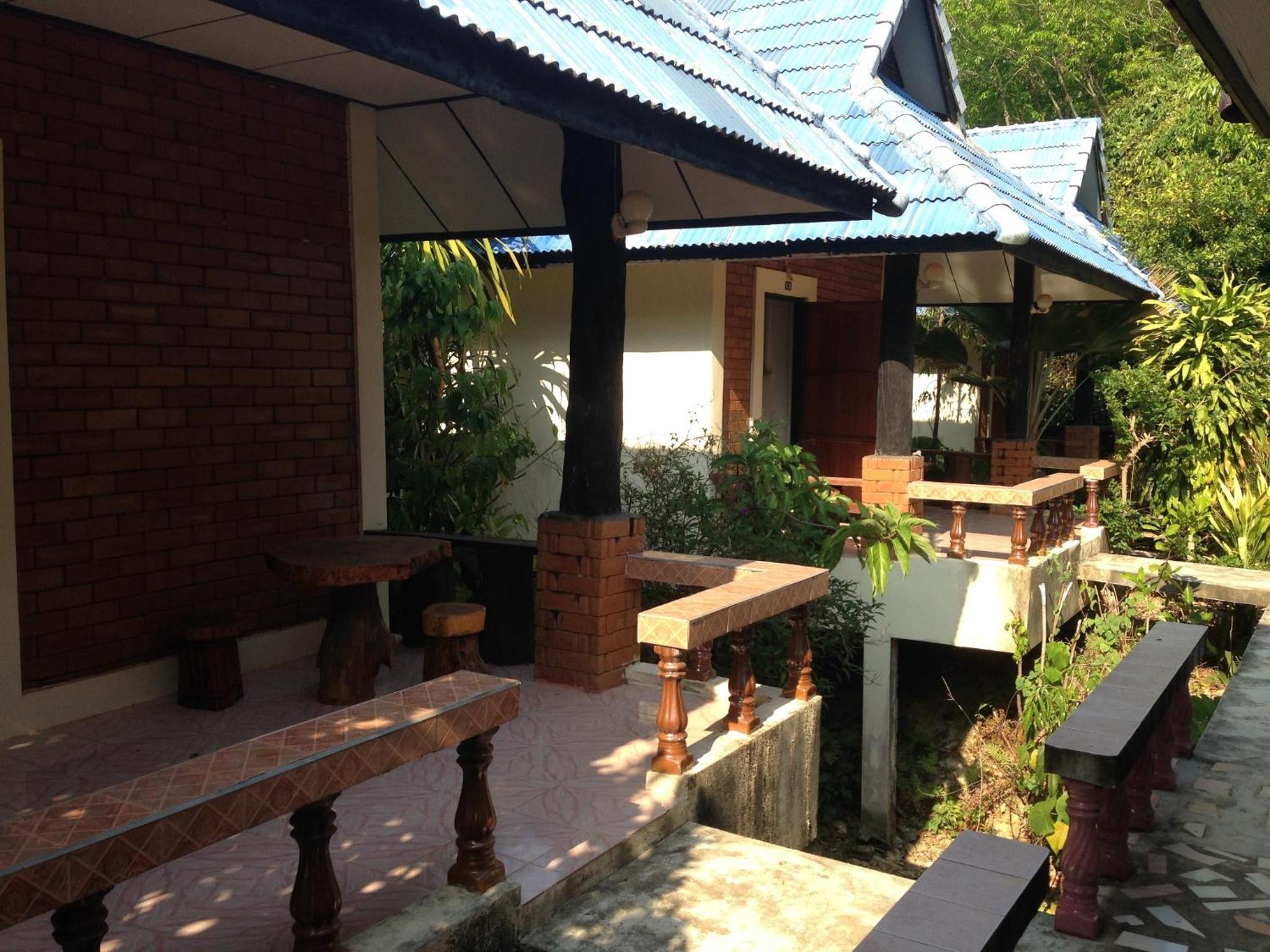 Lovely Lanta Resort