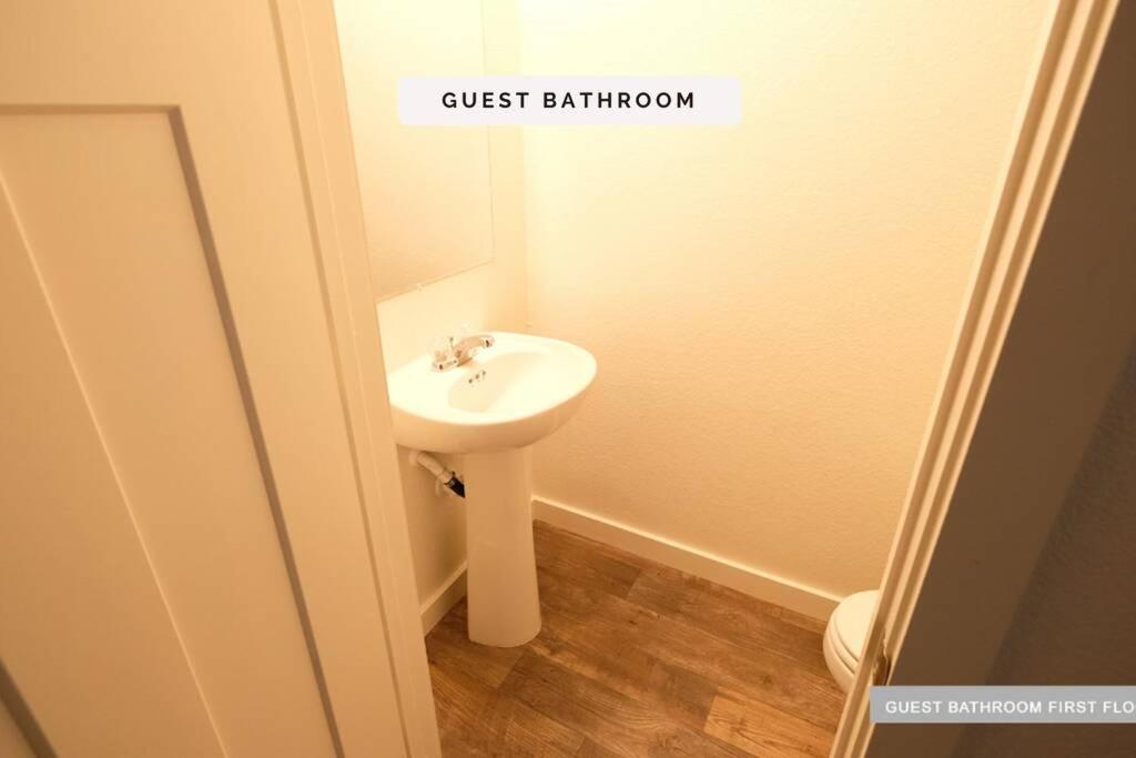 BUSH IAH, 2 STORY, 3 BDRM, 2 BATHS, N Houston - 10A view 4