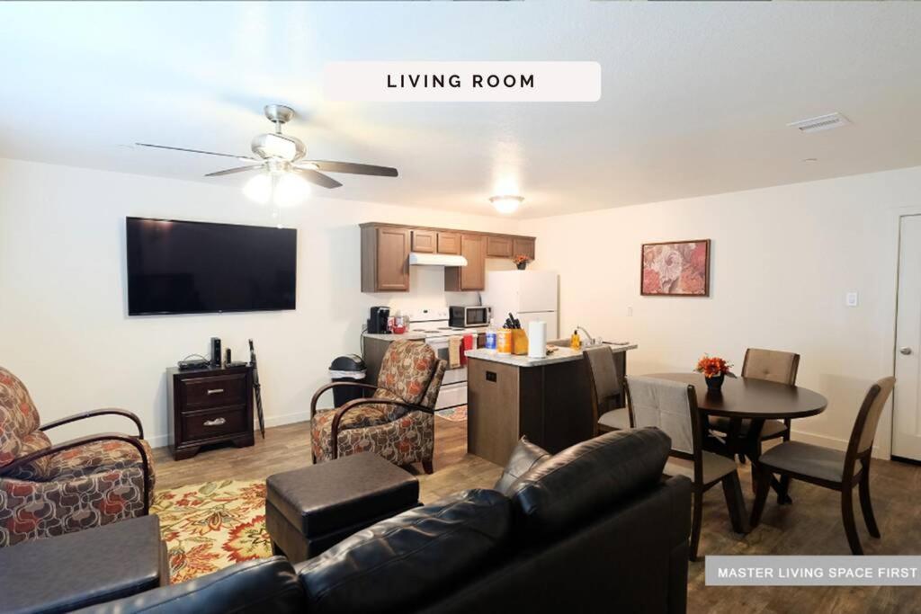BUSH IAH, 2 STORY, 3 BDRM, 2 BATHS, N Houston - 10A view 5