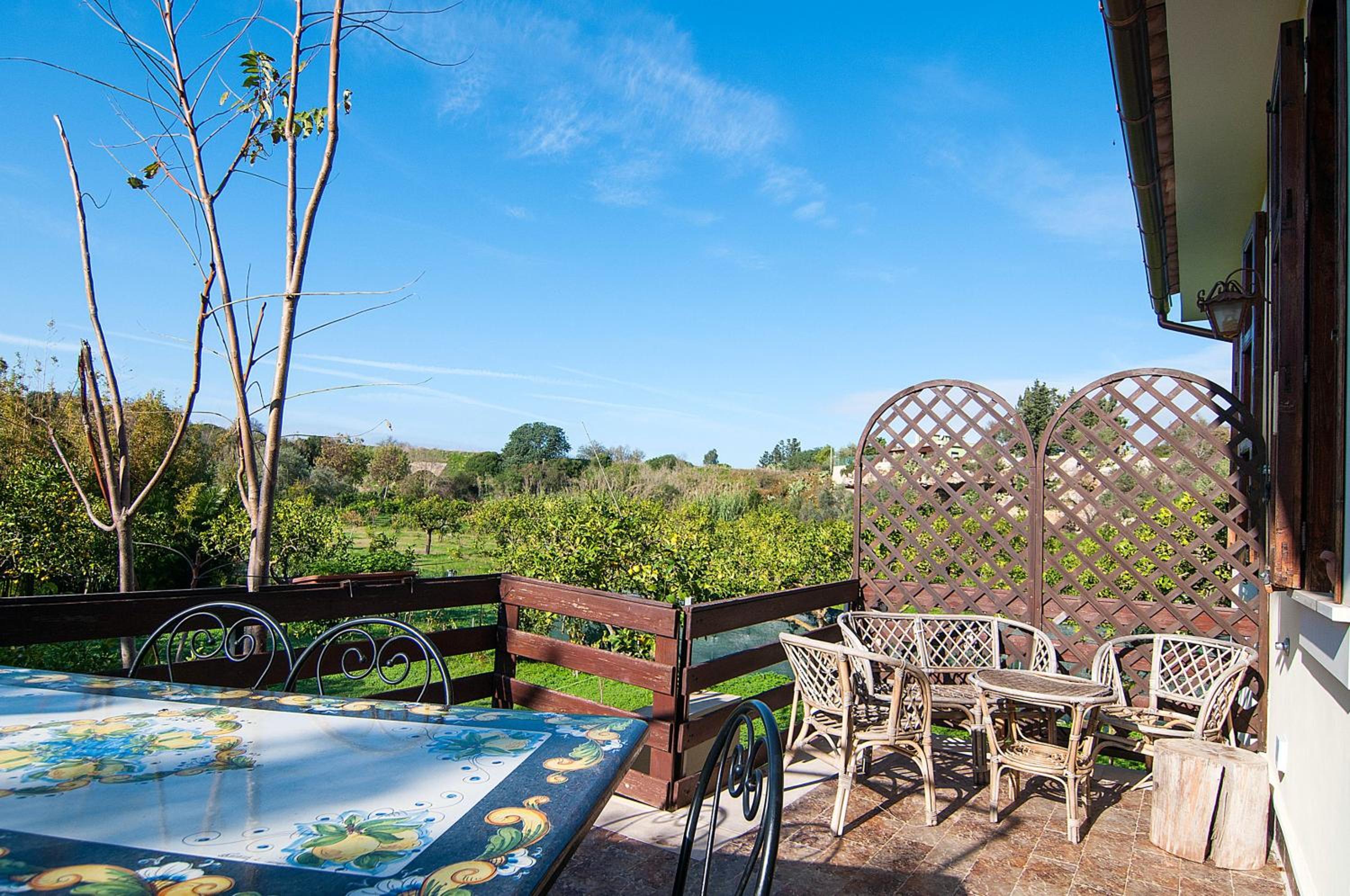 Spacious house in Lido di Noto with terrace and garden view 3