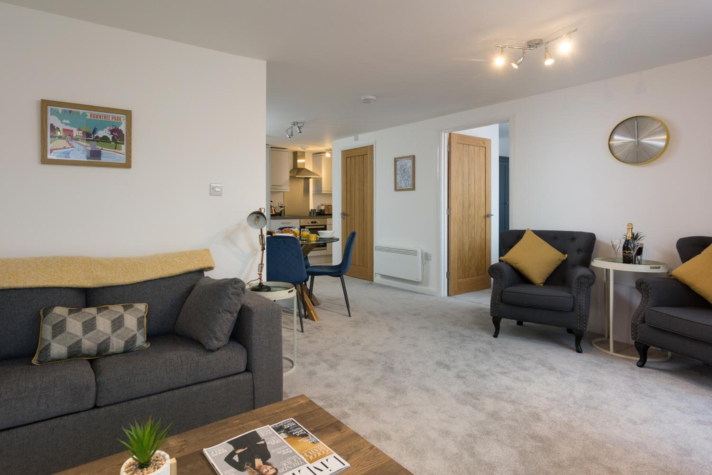 The Aura Suite view 3