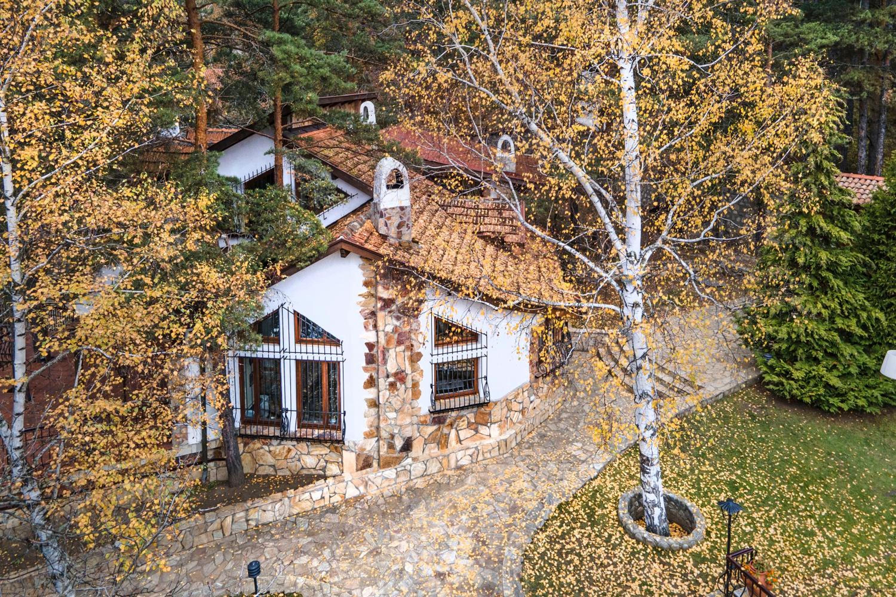 Villa Anna Luxury Lake Residence view 4