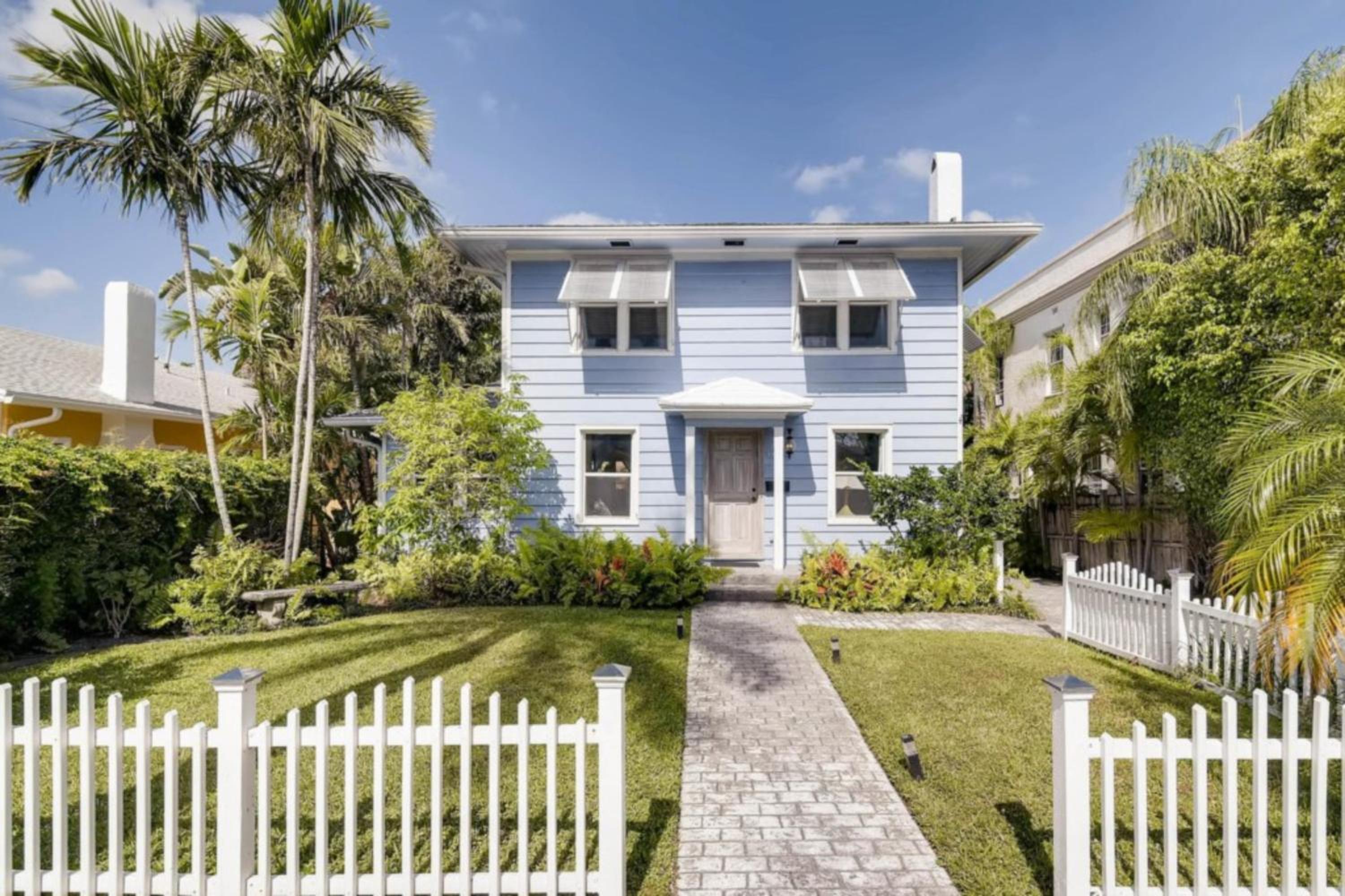 The Periwinkle House - Bask Poolside at this Sunlit West Palm Retreat view 2
