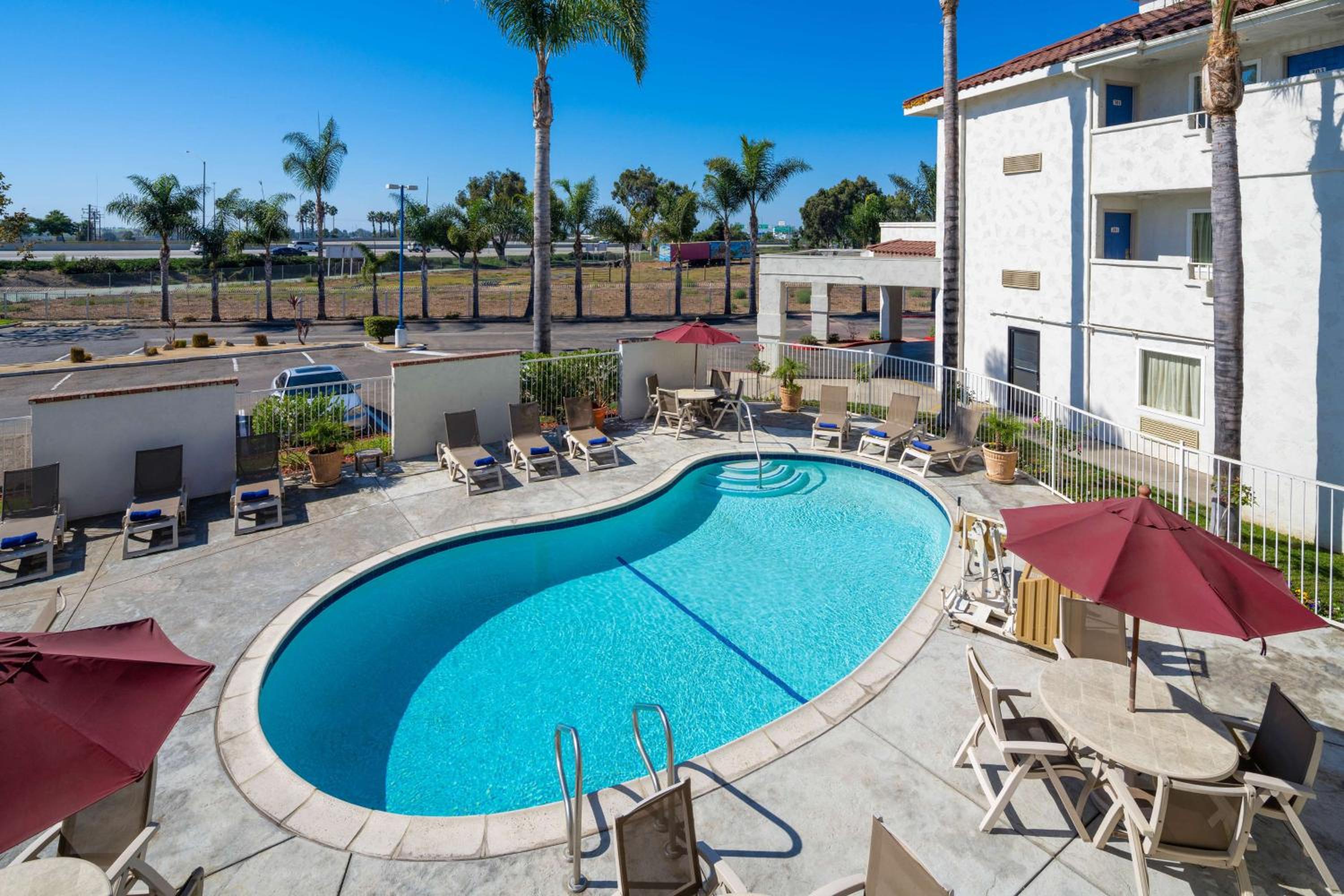 Ventura Vacations - Motel 6-Ventura, CA - South - Property Image 43