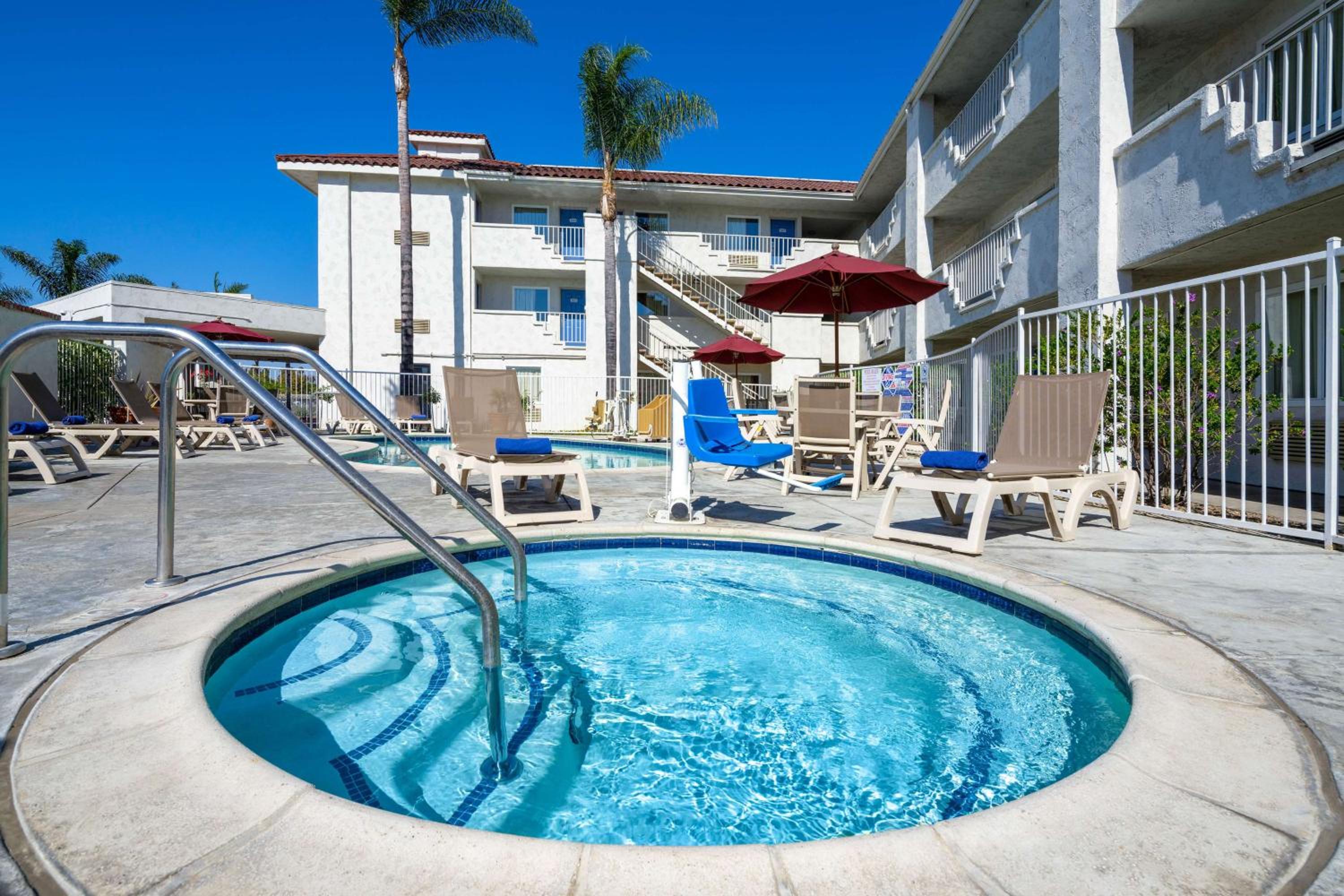 Ventura Vacations - Motel 6-Ventura, CA - South - Property Image 25