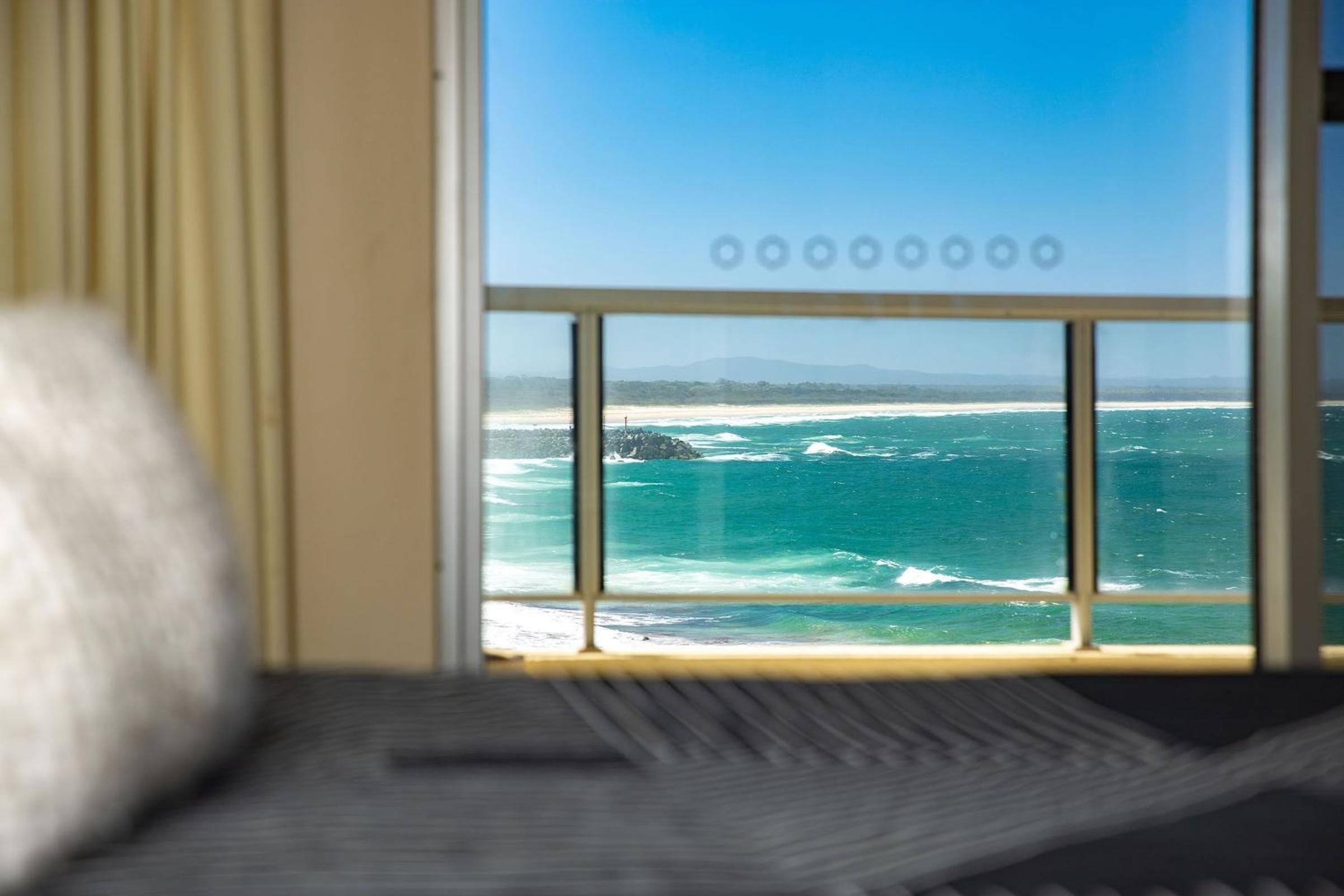 Beachpoint 402 view 2