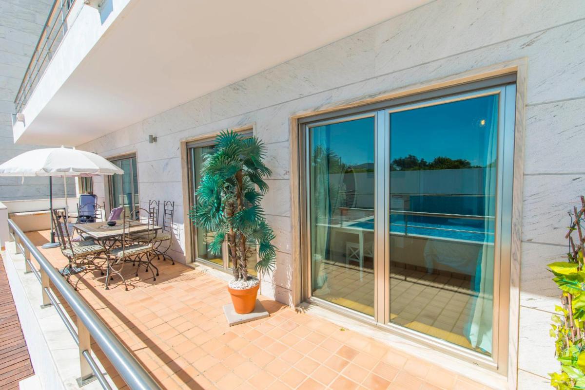 Comfortable and friendly 2BedroomApt with Pool, terrace, Bbq, Ac in Santa Luzia view 5